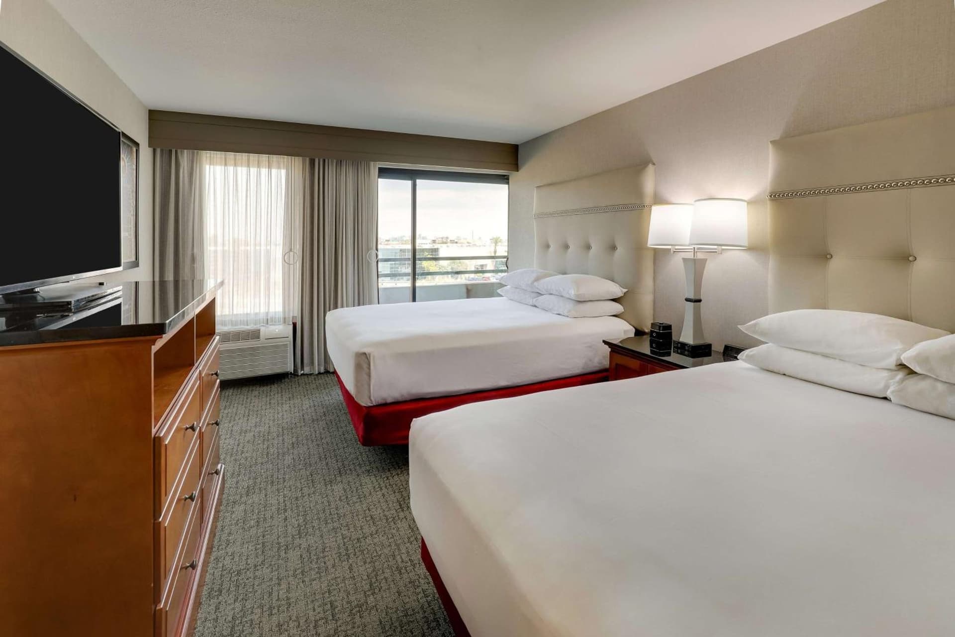 Drury Inn & Suites Phoenix Airport gallery photo in Phoenix, AZ — image 23