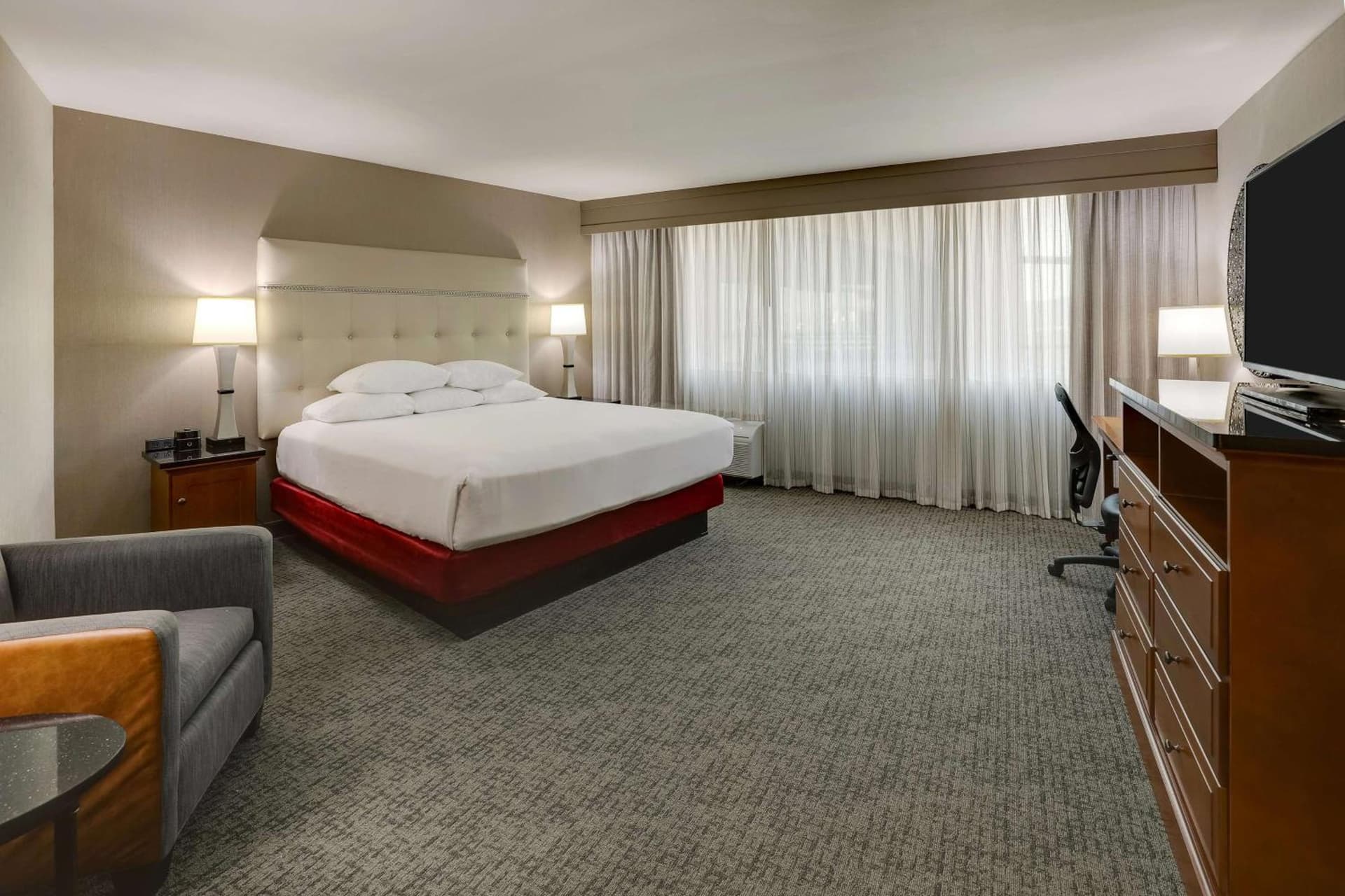 Drury Inn & Suites Phoenix Airport gallery photo in Phoenix, AZ — image 21