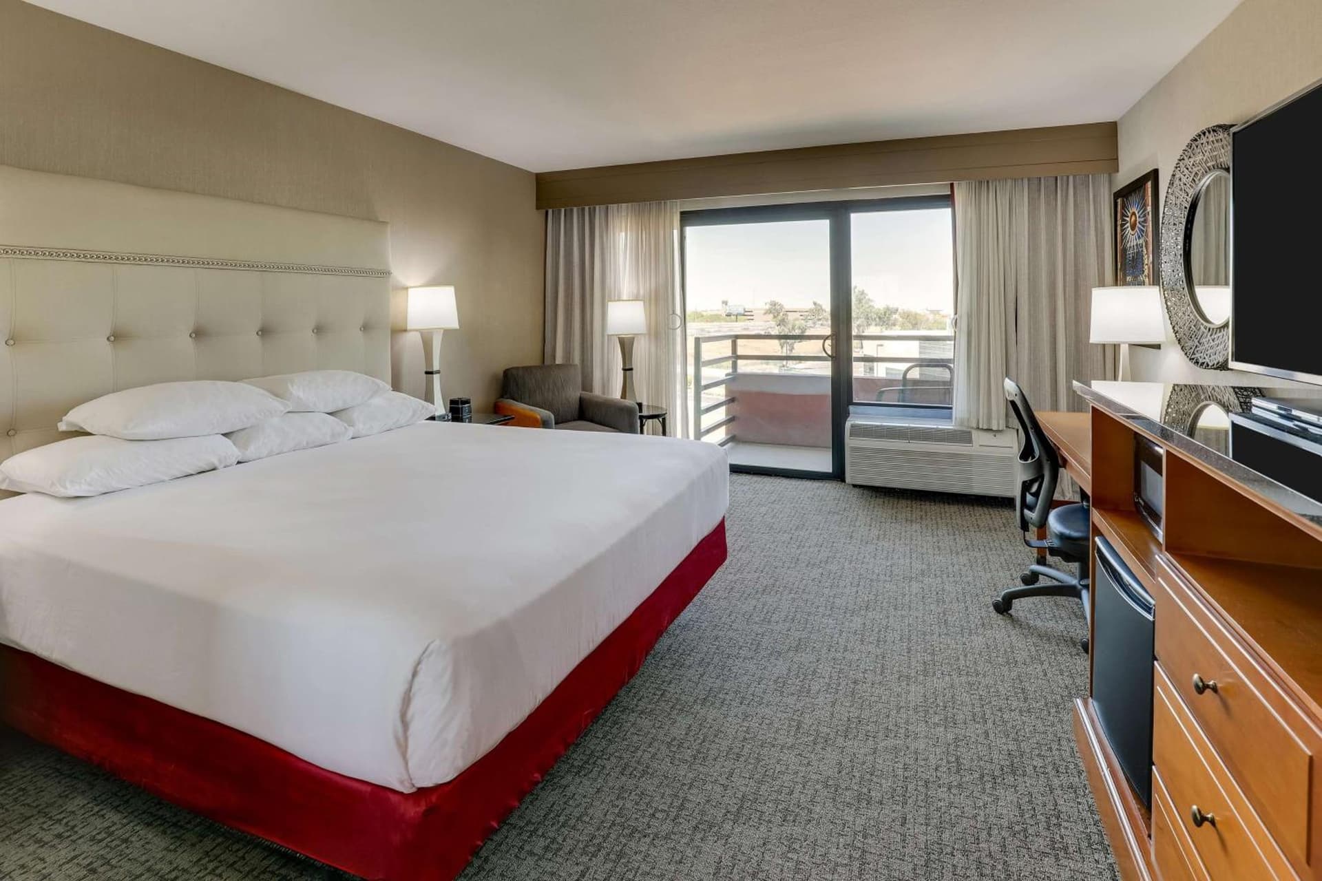 Drury Inn & Suites Phoenix Airport gallery photo in Phoenix, AZ — image 7