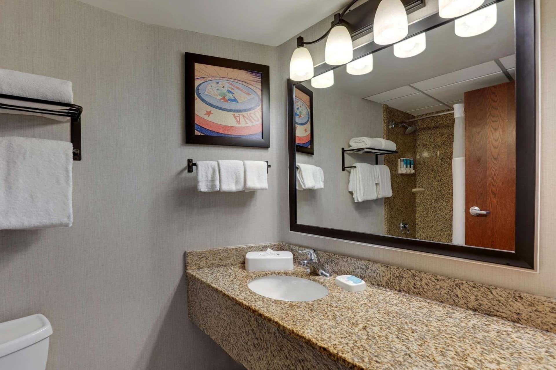 Drury Inn & Suites Phoenix Airport gallery photo in Phoenix, AZ — image 59