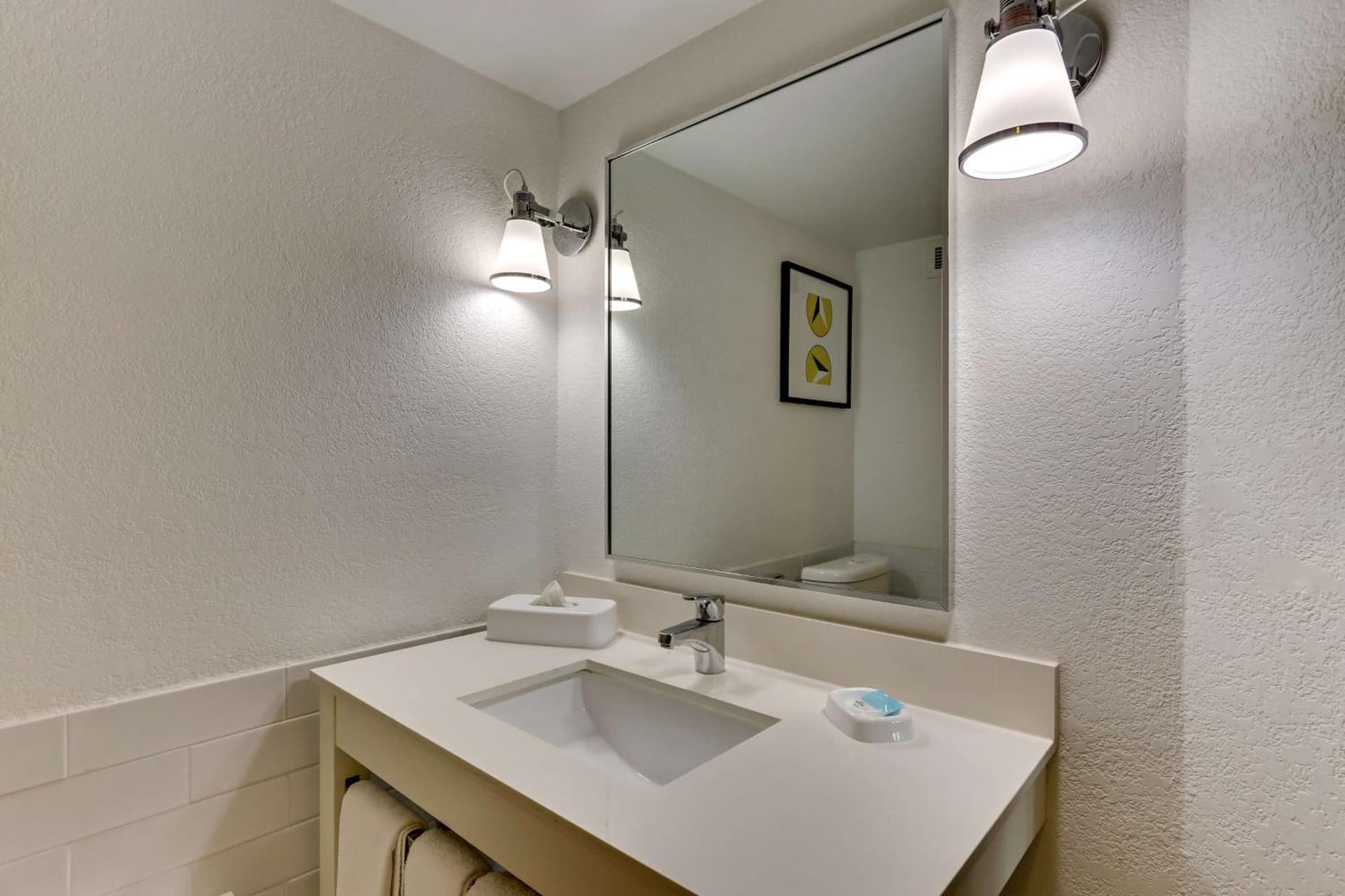 Wyndham Garden San Antonio Airport property views in San Antonio, TX — gallery photo 3
