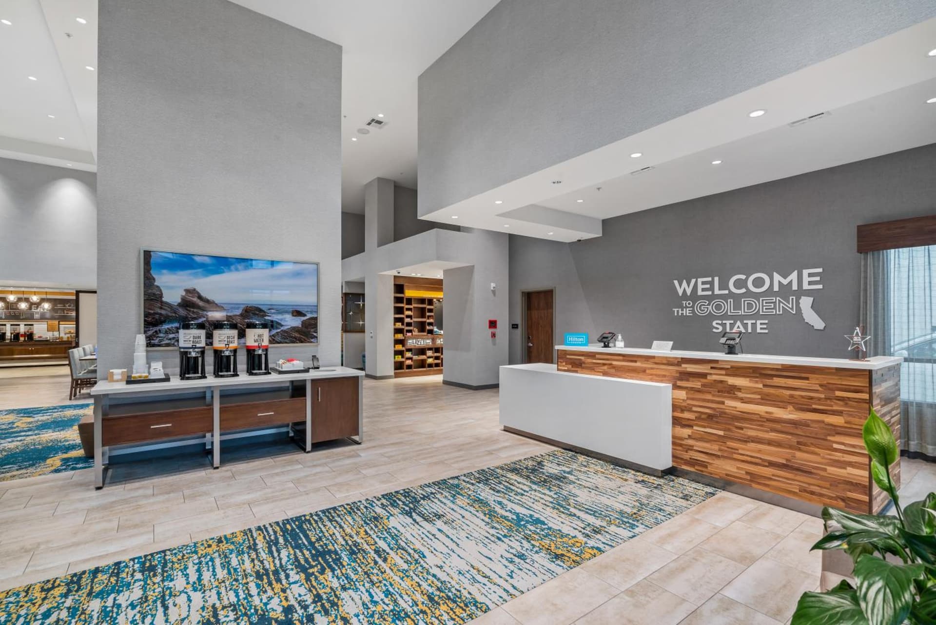 Hampton Inn Morro Bay interior in Morro Bay, CA — gallery photo 2