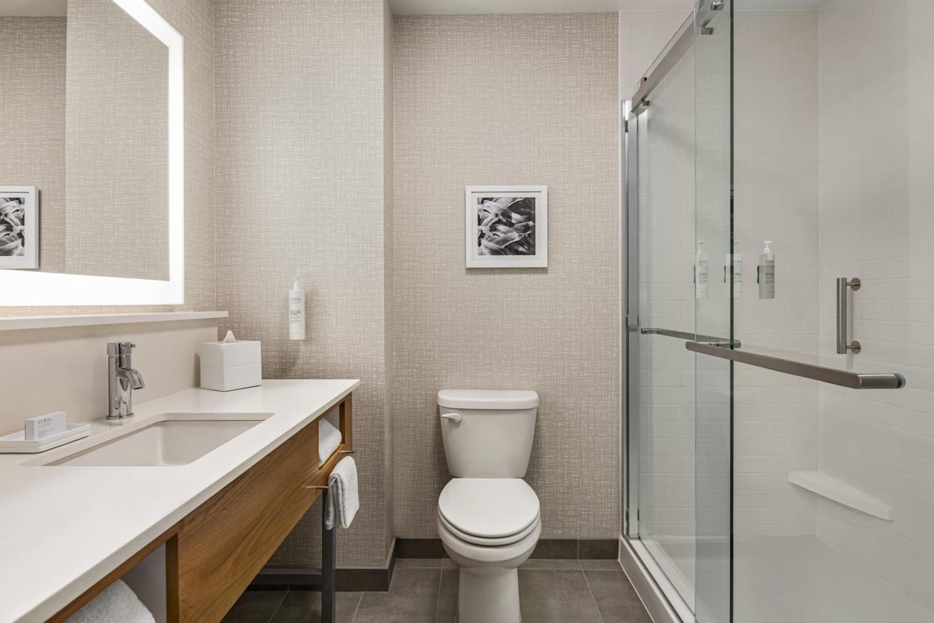 Hampton Inn & Suites San Mateo-San Francisco Airport property views in San Mateo, CA — gallery photo 3