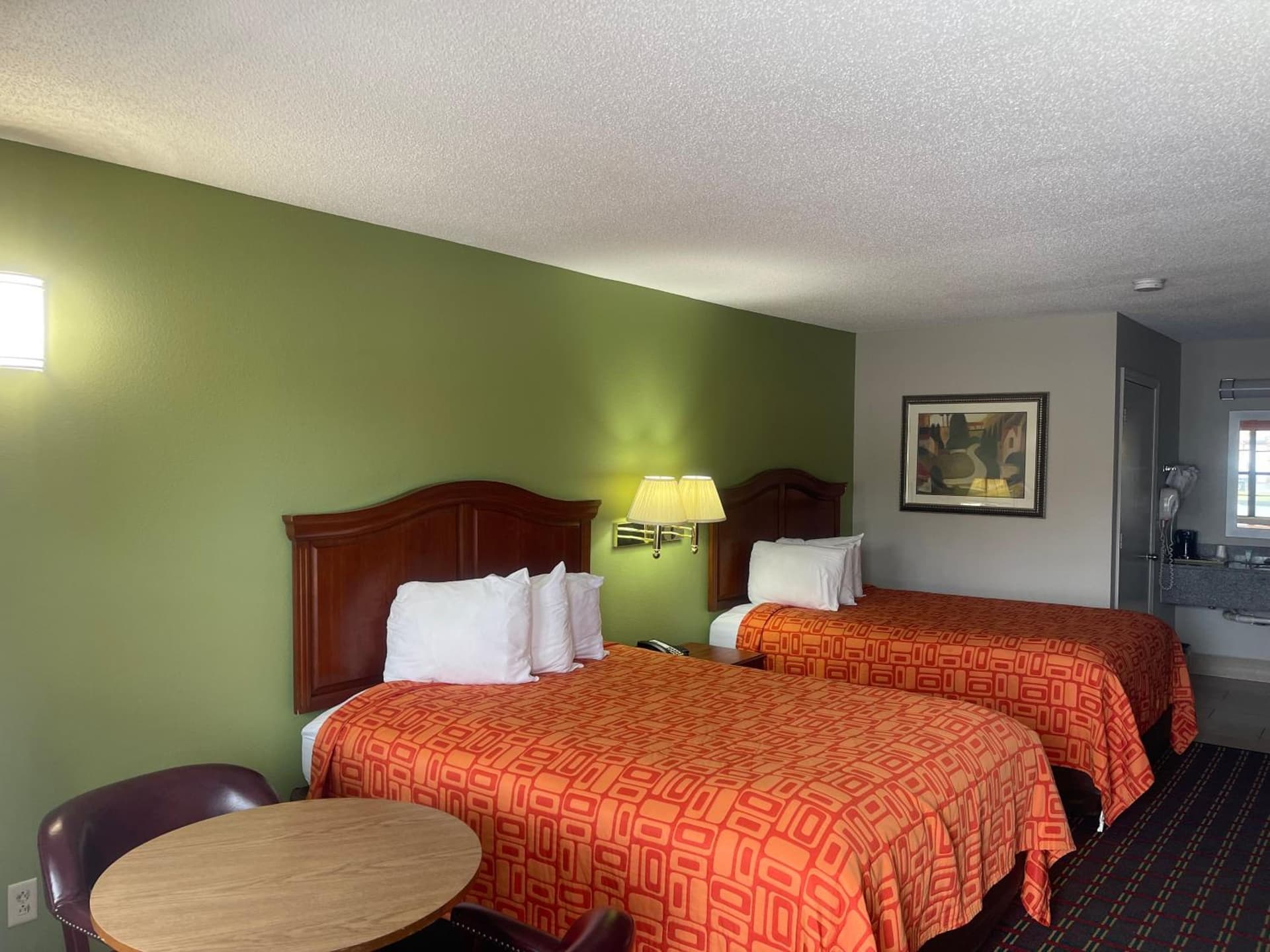 Loyalty Inn Hawkinsville interior in Hawkinsville, GA — gallery photo 2