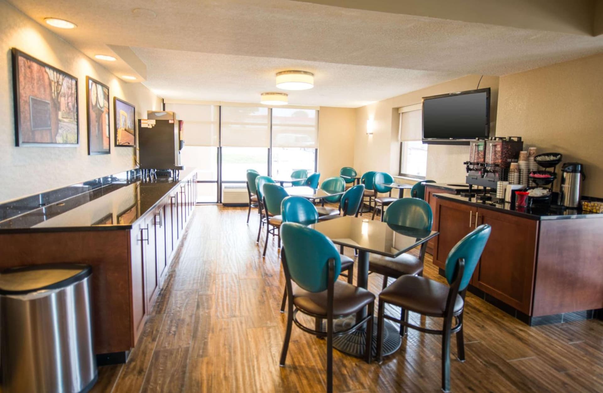 Pear Tree Inn Cape Girardeau Medical Center interior in Cape Girardeau, MO — gallery photo 2