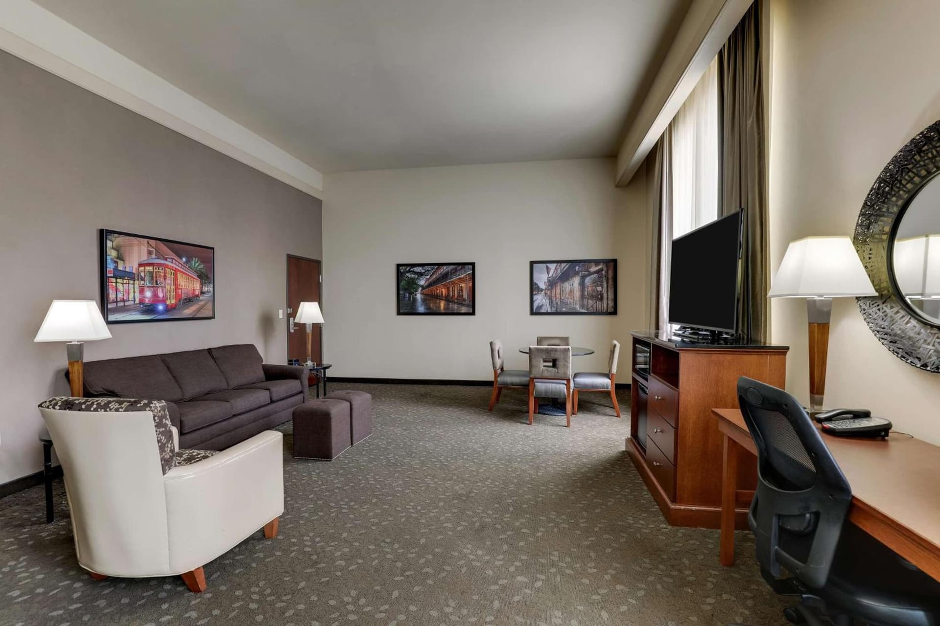 Drury Plaza Hotel New Orleans interior in New Orleans, LA — gallery photo 2