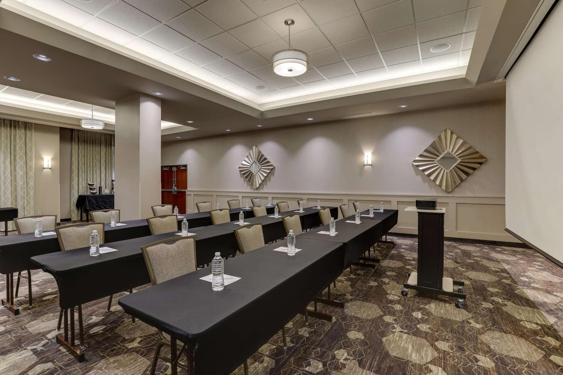 Drury Inn & Suites Cincinnati Northeast Mason gallery photo in Mason, OH — image 25