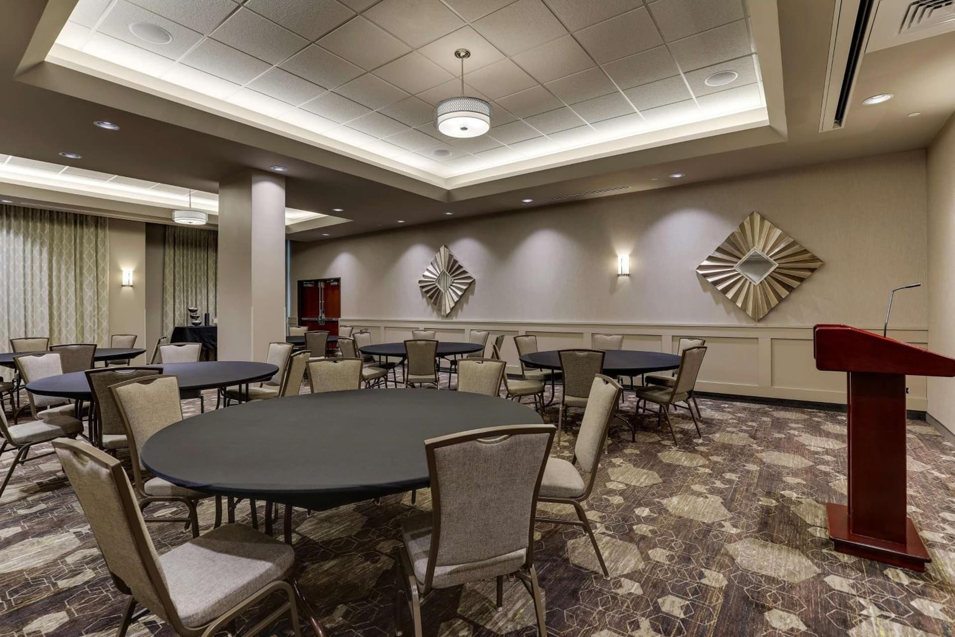 Drury Inn & Suites Cincinnati Northeast Mason gallery photo in Mason, OH — image 8