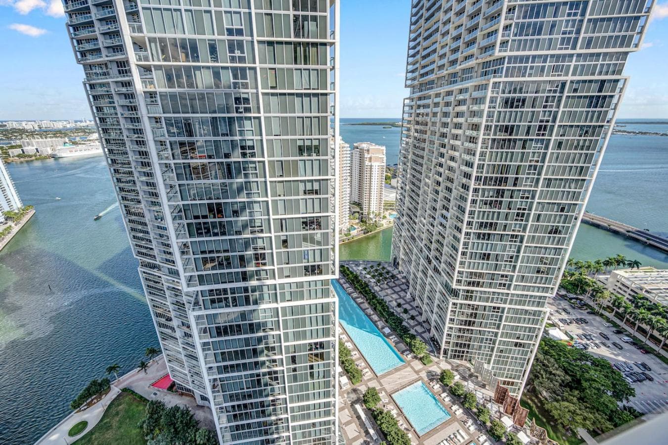 *W ICON BRICKELL- LUXURY 2BR HIGHRISE CORNER CONDO** featured exterior or lobby in Miami, FL — similar hotel