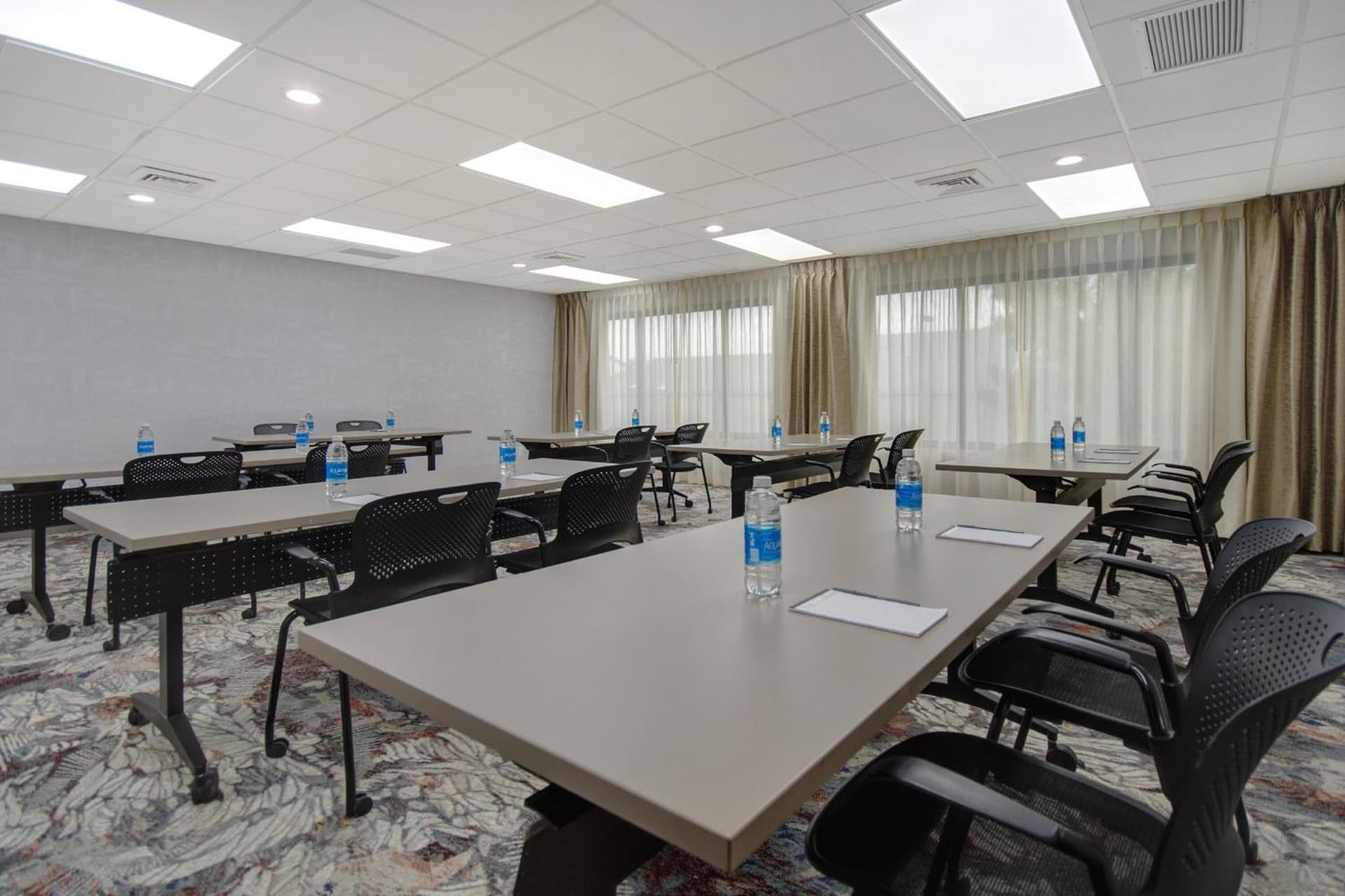 Crowne Plaza Auburn Hills by IHG interior in Auburn Hills, MI — gallery photo 2