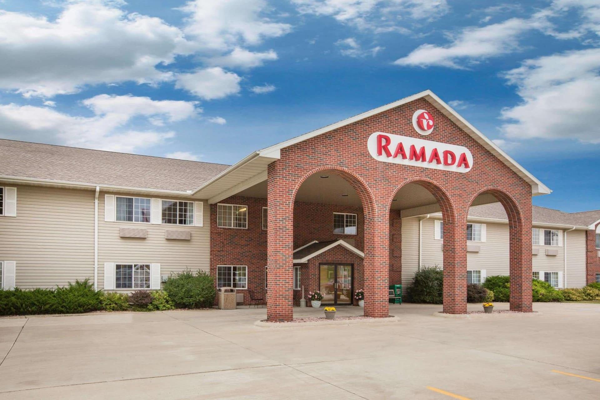 Ramada by Wyndham Spirit Lake/Okoboji — hotel in Spirit Lake, Iowa