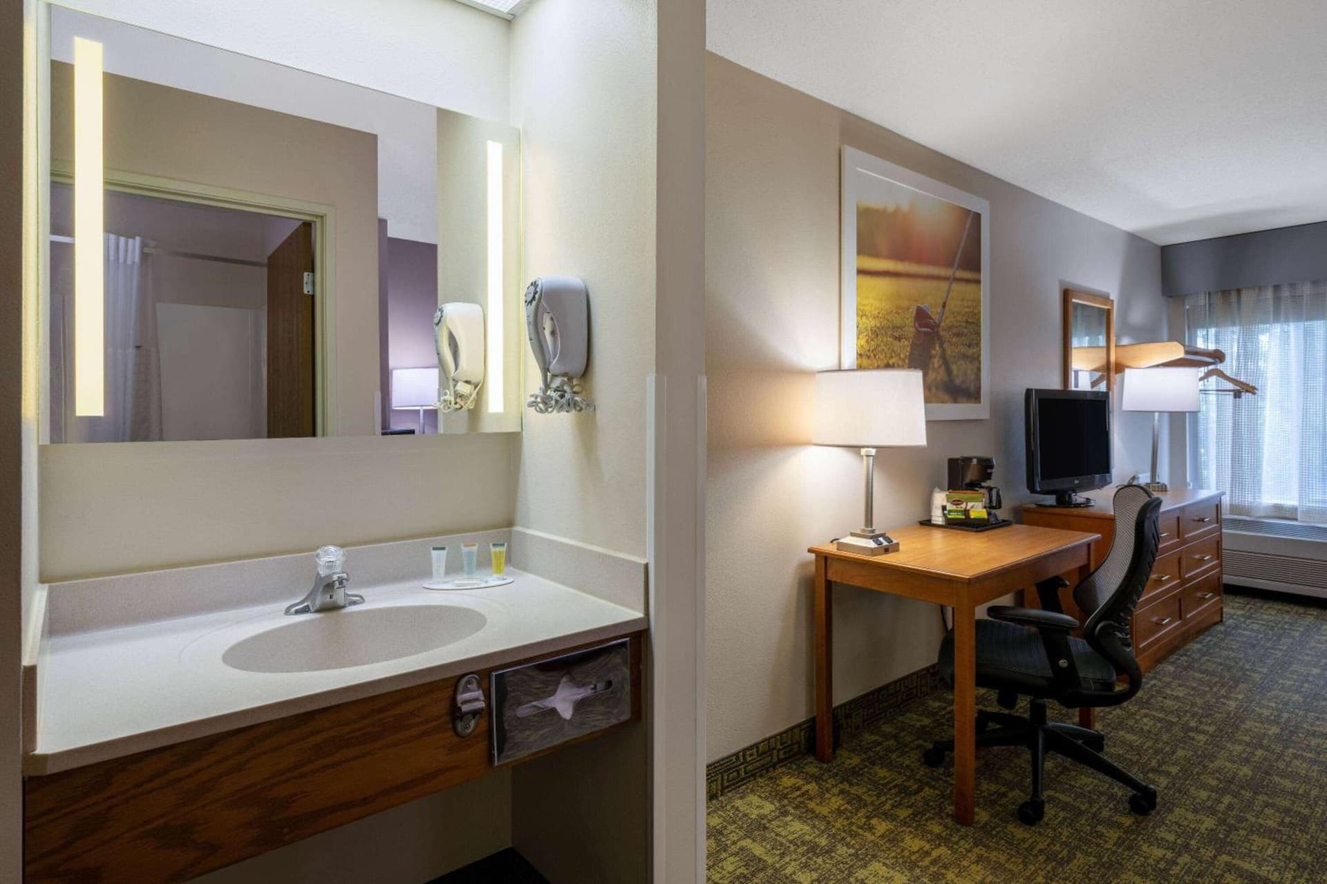 Days Inn & Suites by Wyndham Madison gallery photo in Madison, WI — image 31