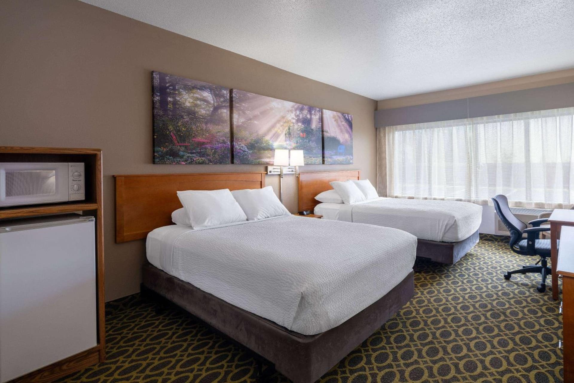 Days Inn & Suites by Wyndham Madison gallery photo in Madison, WI — image 28