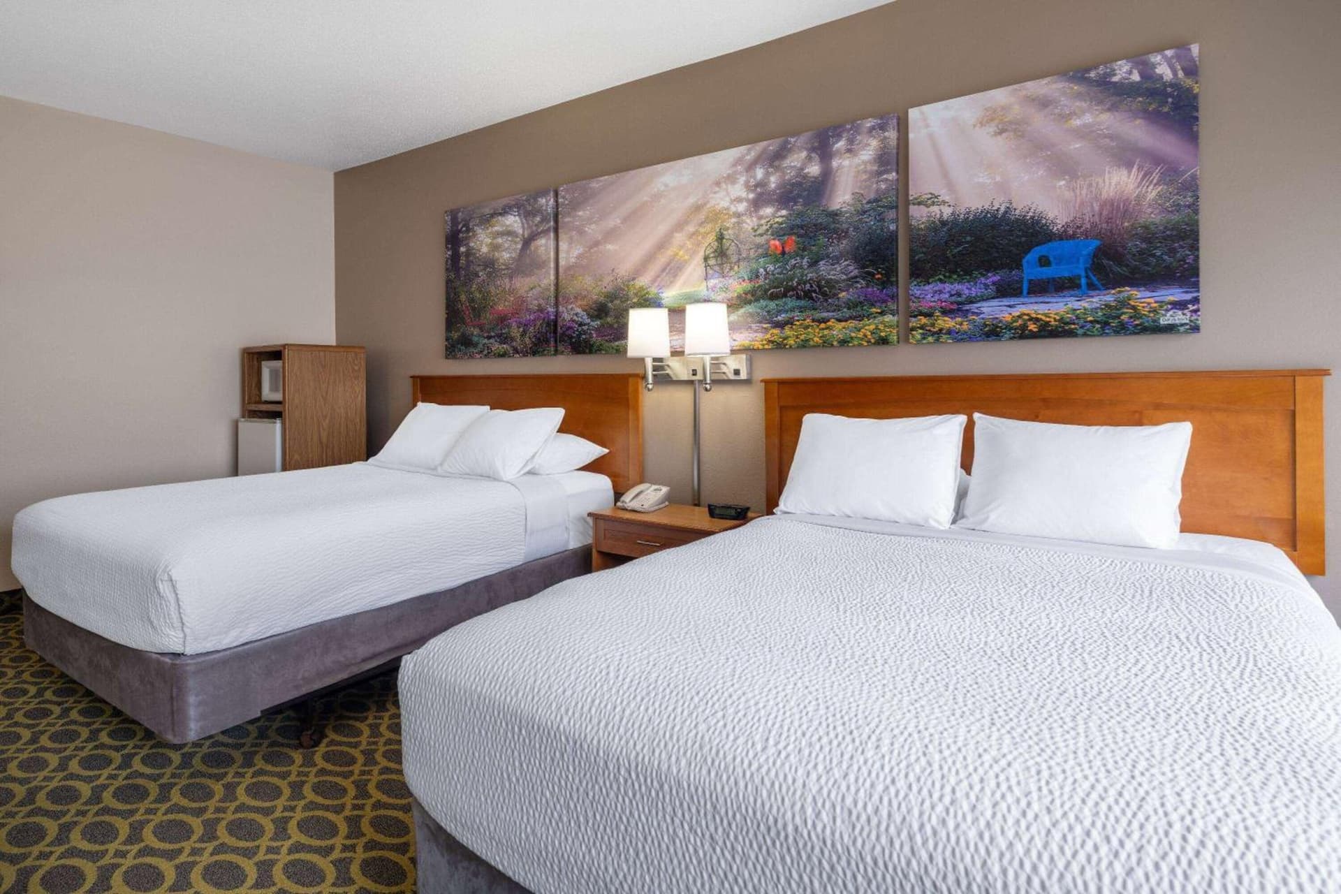 Days Inn & Suites by Wyndham Madison gallery photo in Madison, WI — image 16