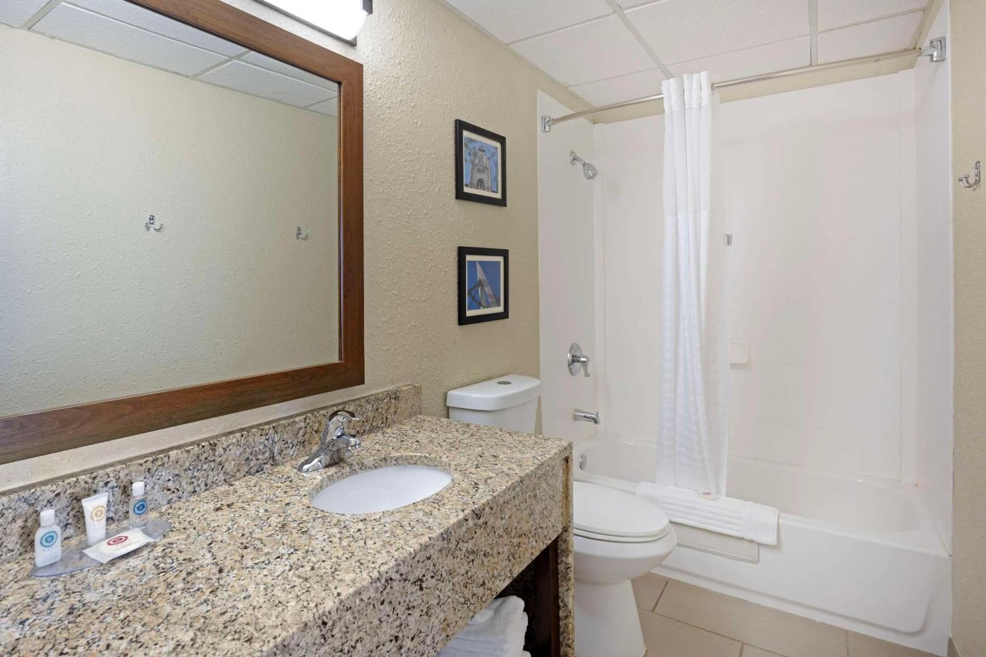 Comfort Inn & Suites Wichita Northeast gallery photo in Wichita, KS — image 27