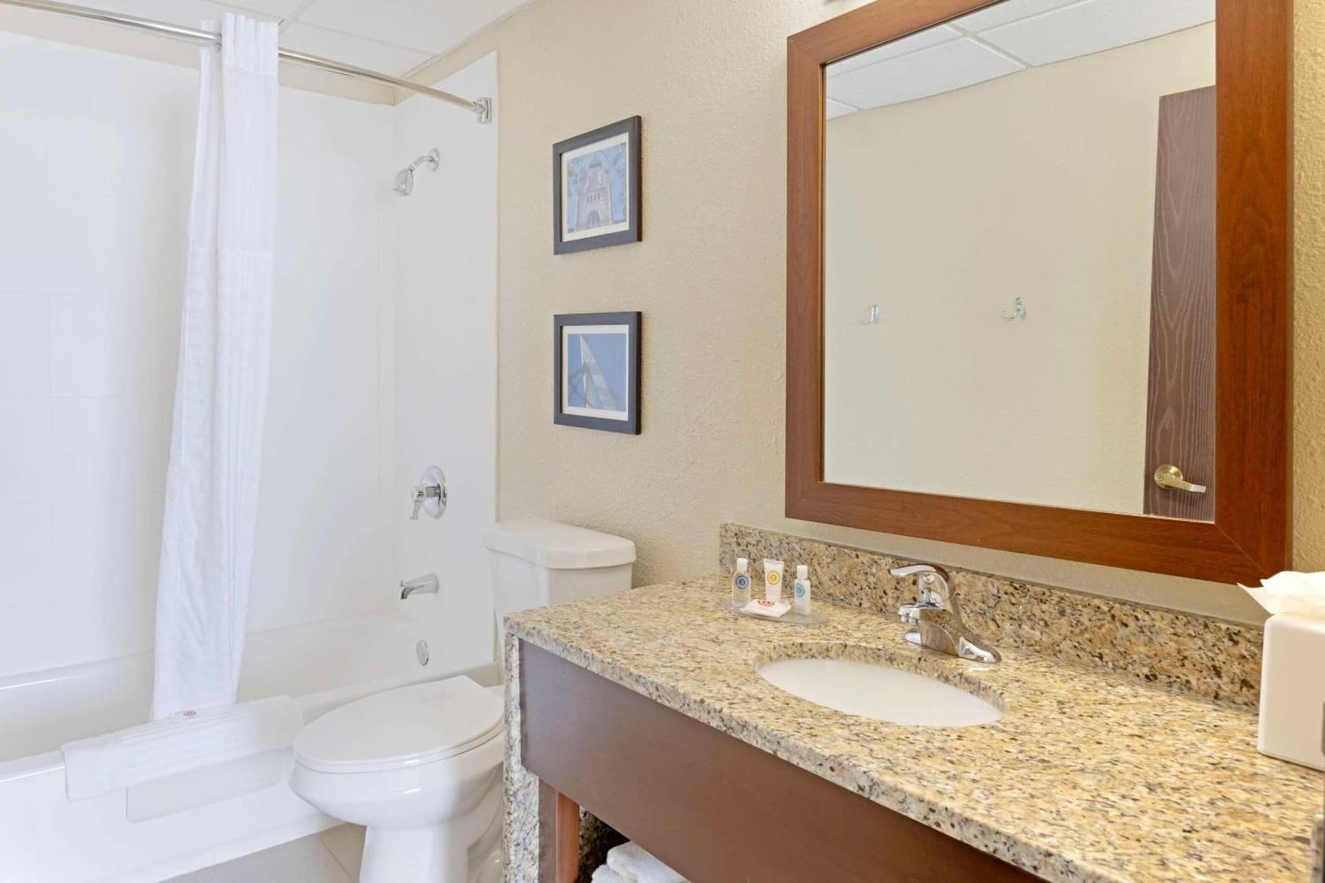 Comfort Inn & Suites Wichita Northeast gallery photo in Wichita, KS — image 9