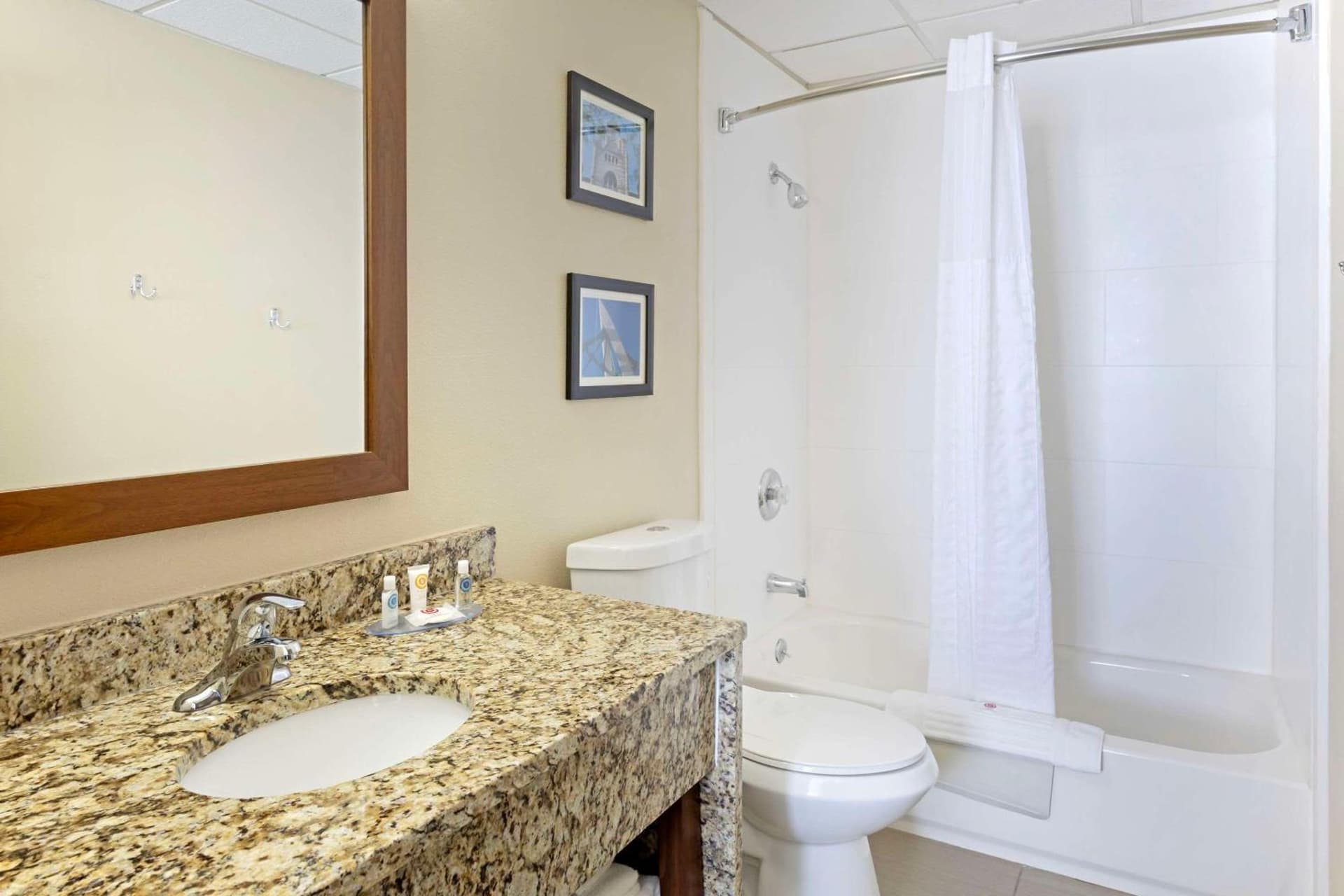 Comfort Inn & Suites Wichita Northeast gallery photo in Wichita, KS — image 13