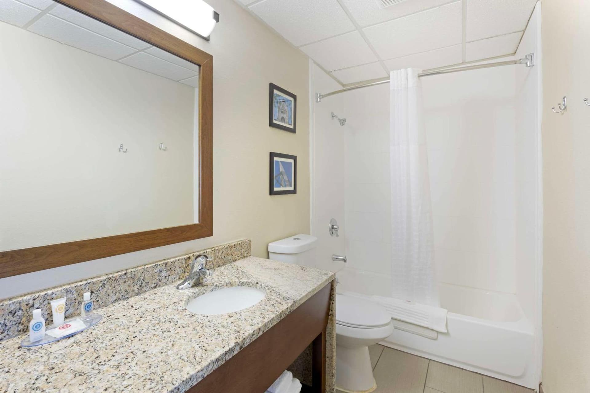 Comfort Inn & Suites Wichita Northeast gallery photo in Wichita, KS — image 5