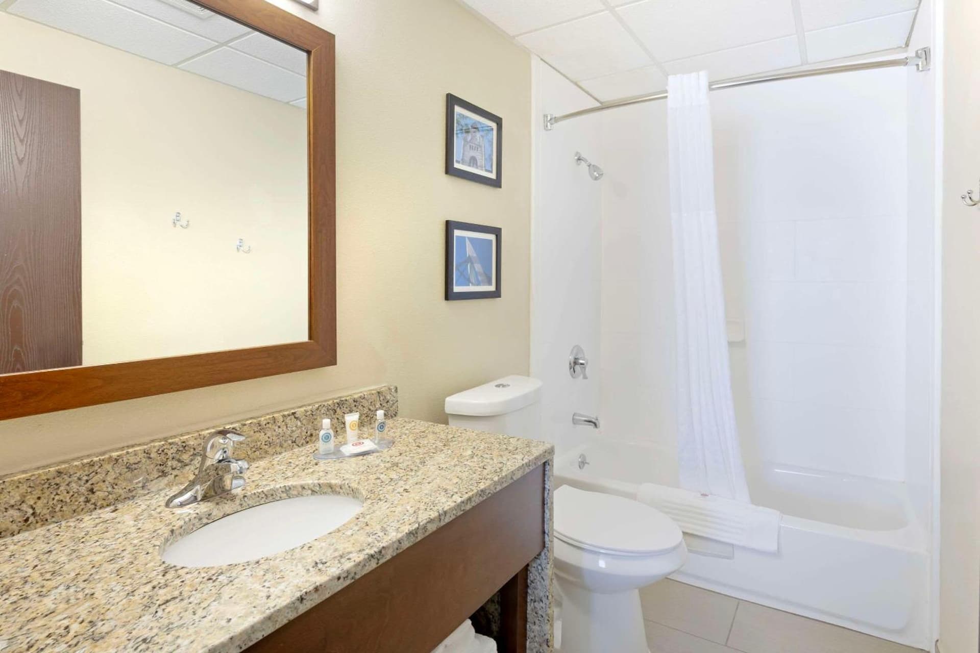 Comfort Inn & Suites Wichita Northeast gallery photo in Wichita, KS — image 11