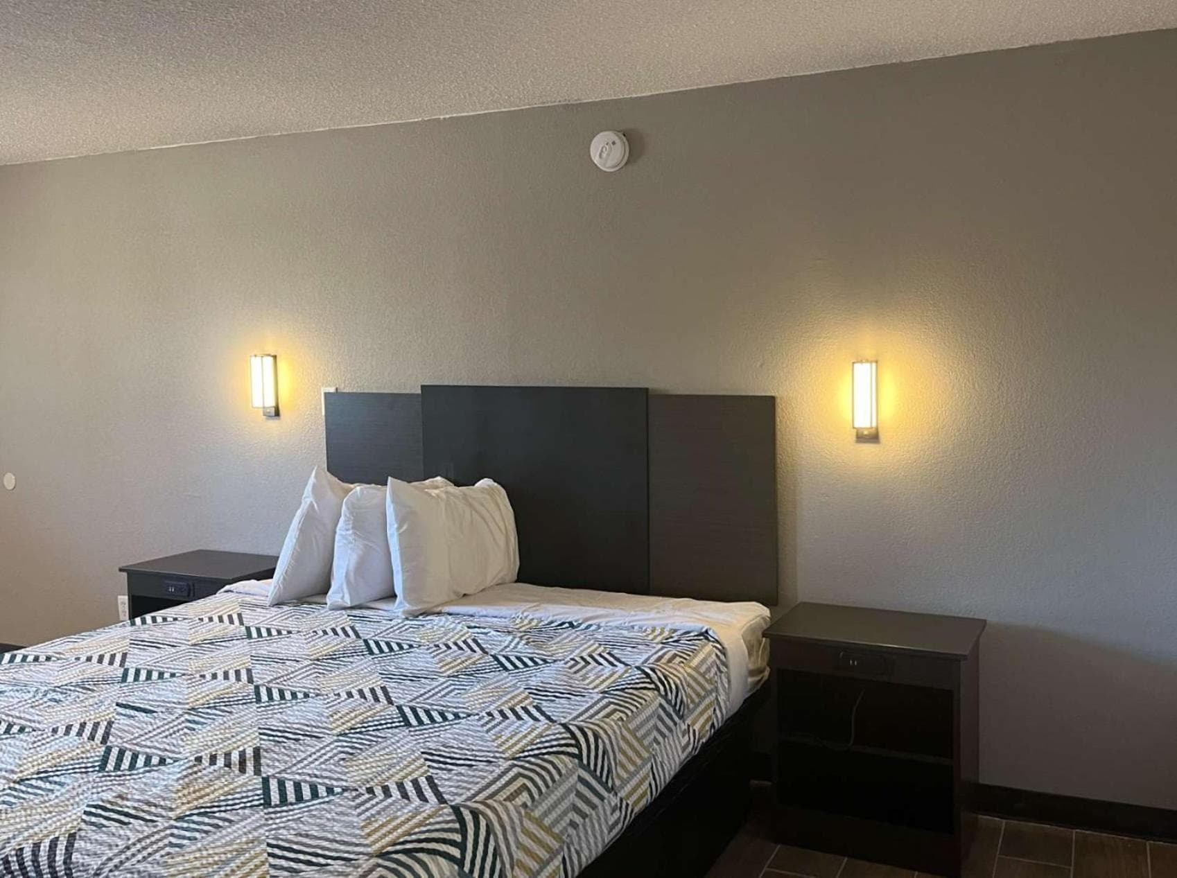 Motel 6 Hurricane, WV interior in Hurricane, WV — gallery photo 2