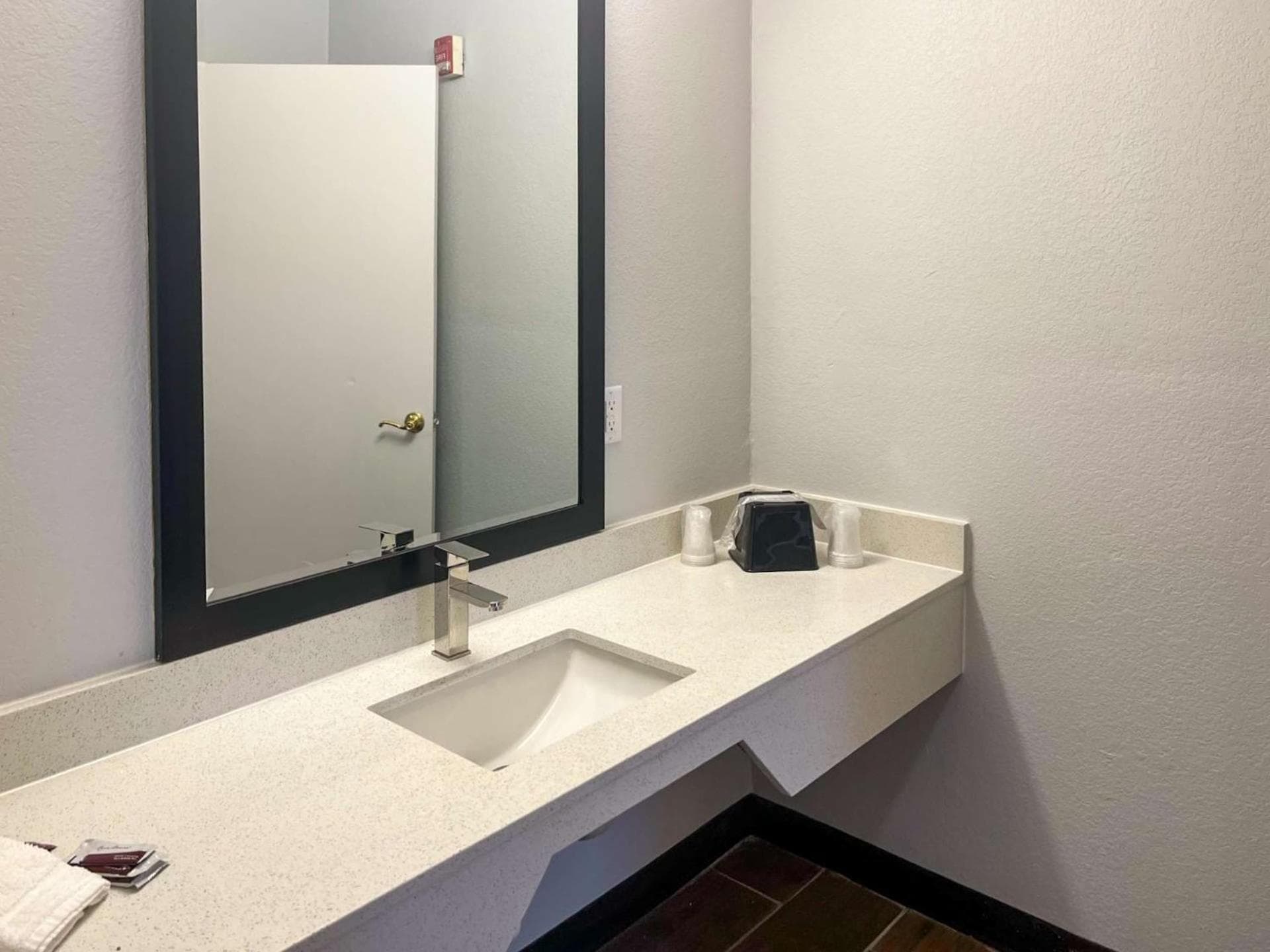 Motel 6 Hurricane, WV gallery photo in Hurricane, WV — image 13