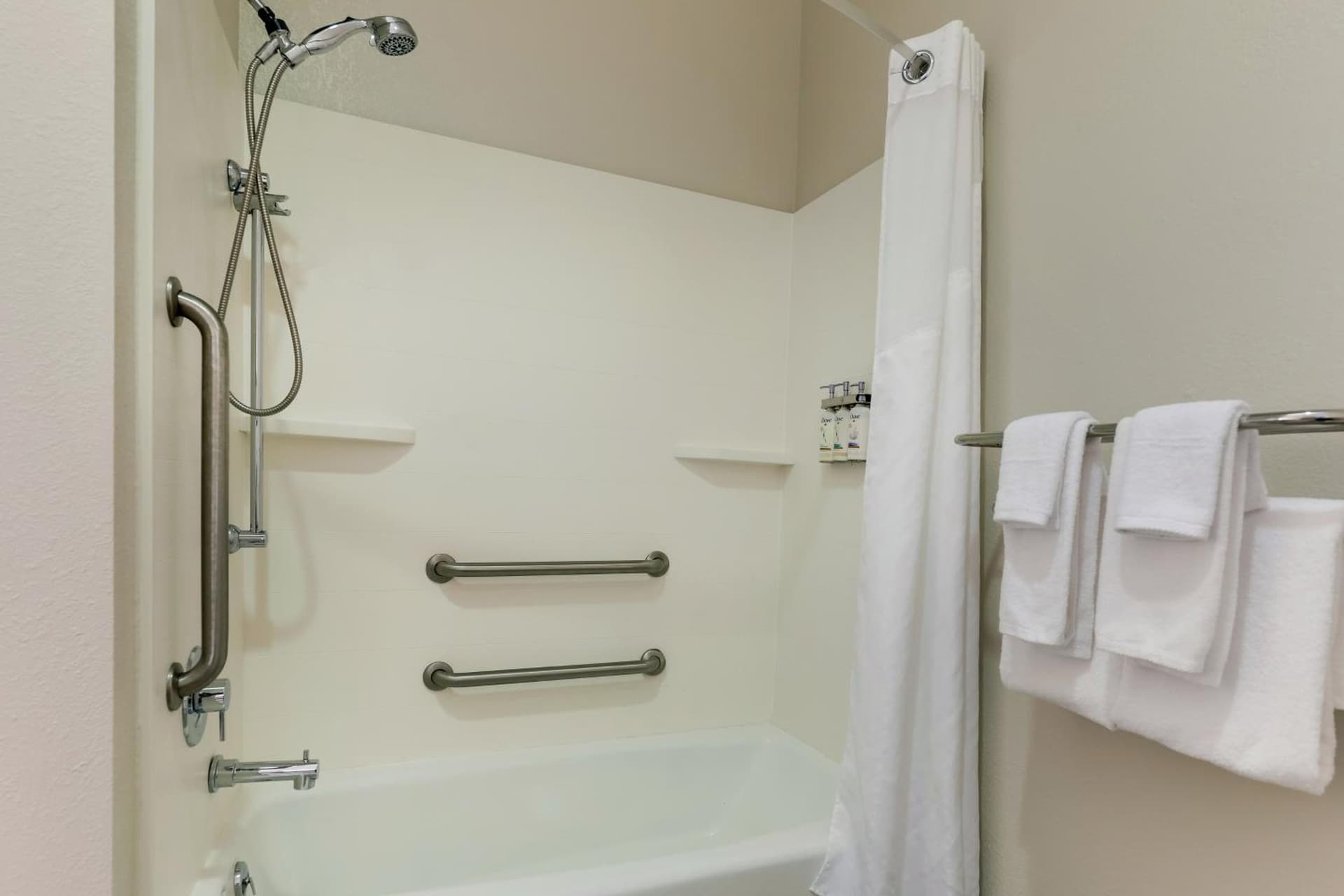 Holiday Inn Express Leland - Wilmington Area by IHG gallery photo in Leland, NC — image 9