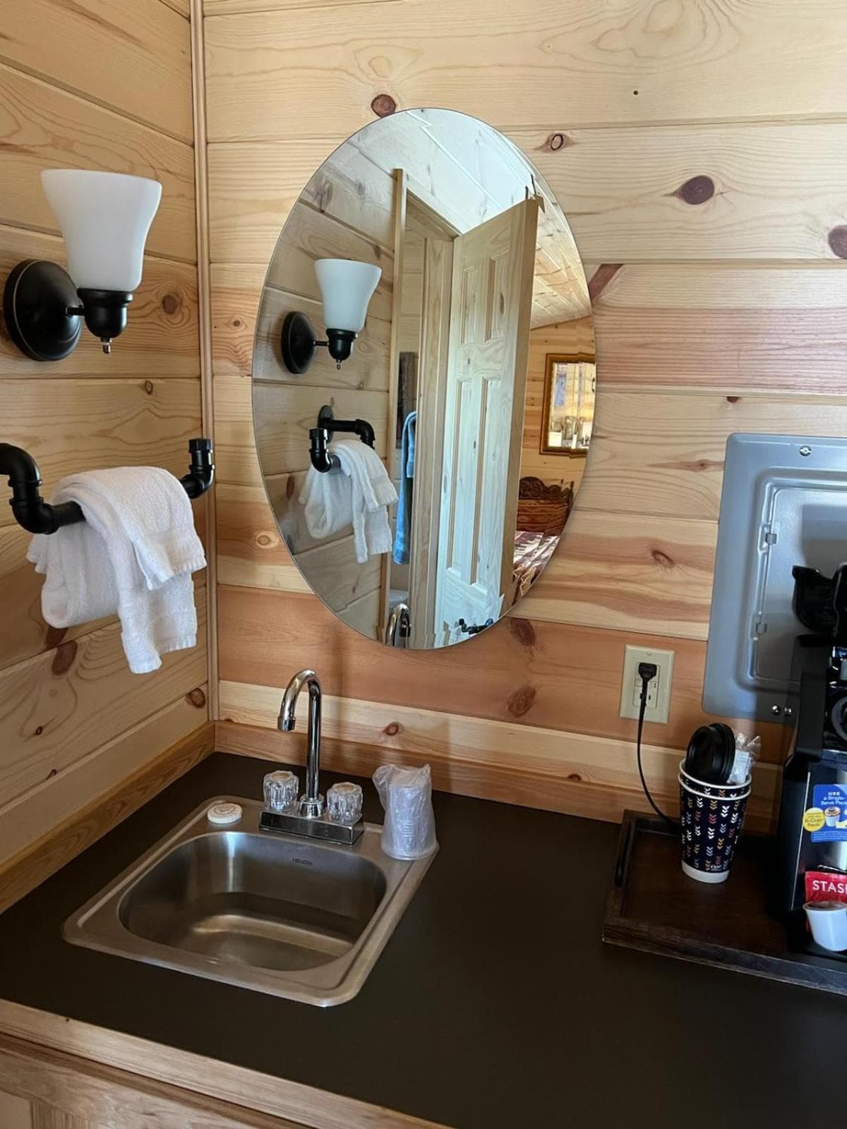 The Gold Mine Hotel Cabins property views in Idaho City, ID — gallery photo 3