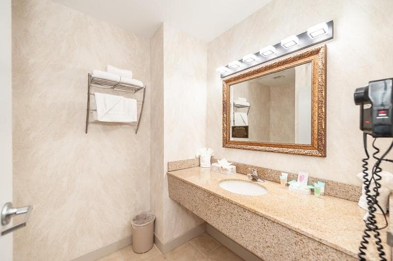 Bellissimo Hotel, Trademark by Wyndham Near Foxwoods Casino gallery photo in North Stonington — image 14