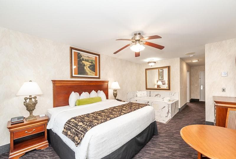 Bellissimo Hotel, Trademark by Wyndham Near Foxwoods Casino gallery photo in North Stonington — image 37