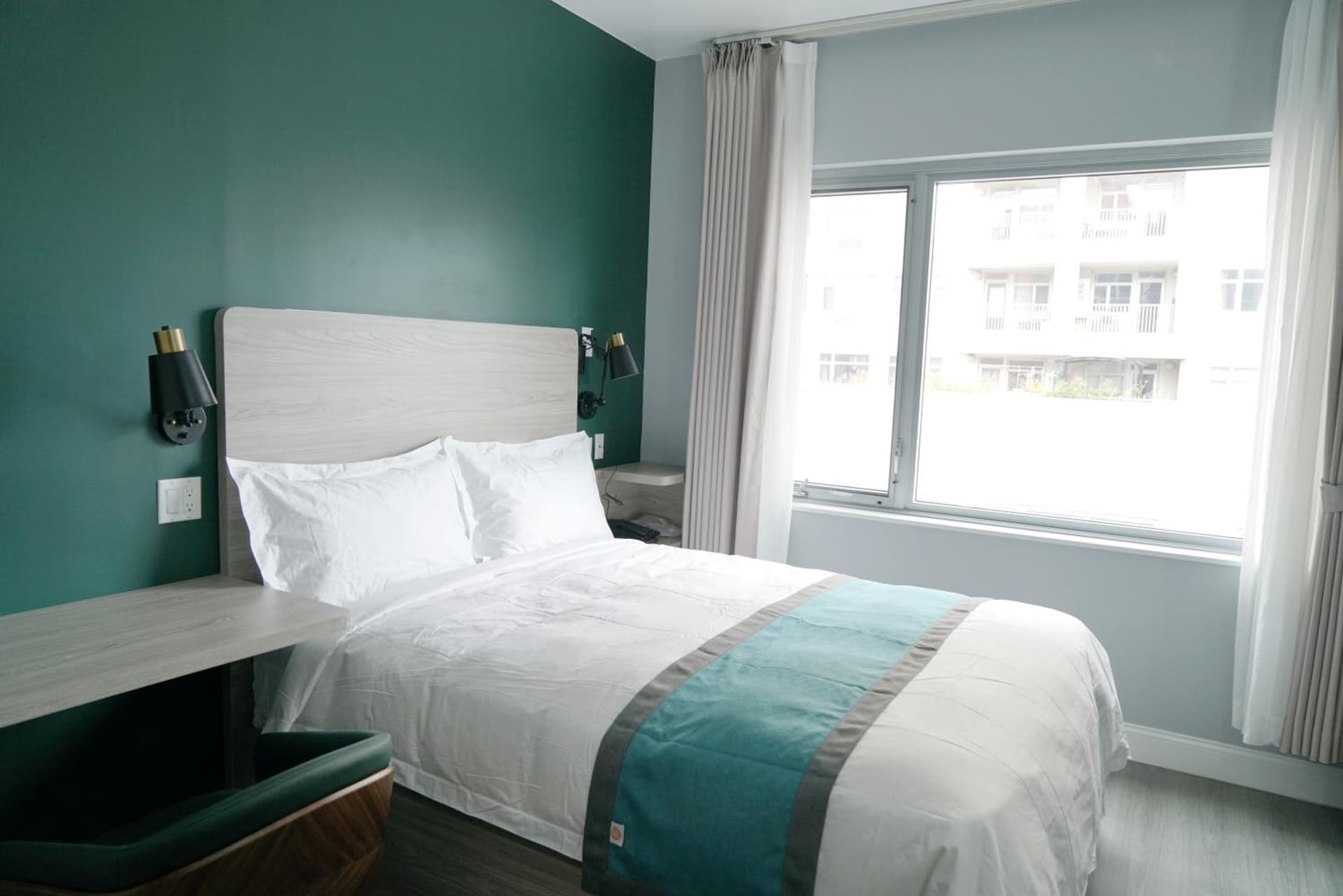 Starlight Hotel Near LGA Airport interior in Queens, NY — gallery photo 2