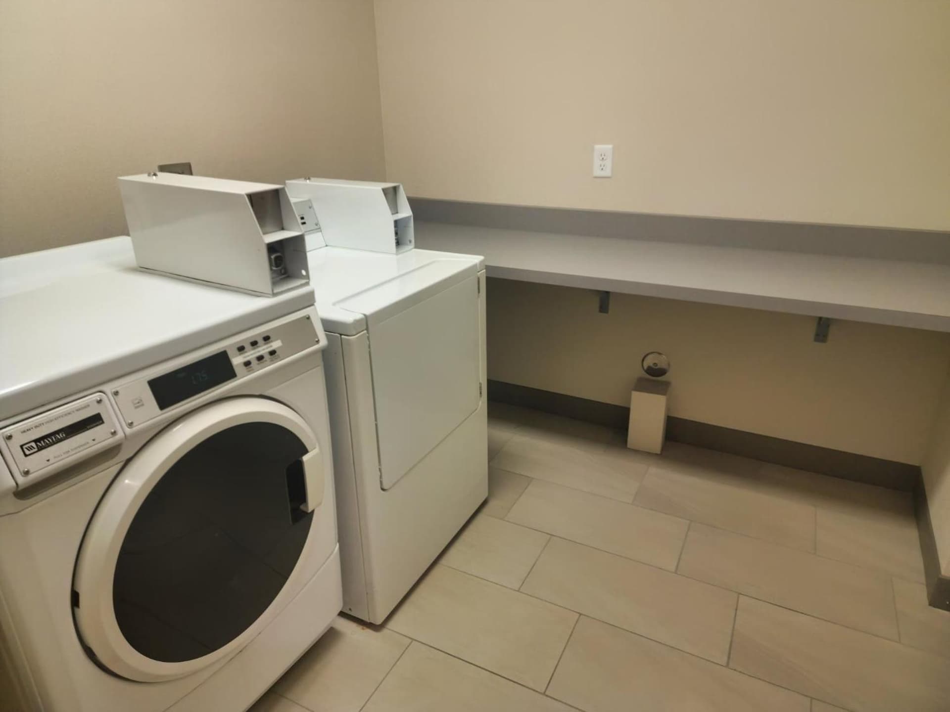 Holiday Inn Express Hotel & Suites Idaho Falls by IHG interior in Idaho Falls, ID — gallery photo 2