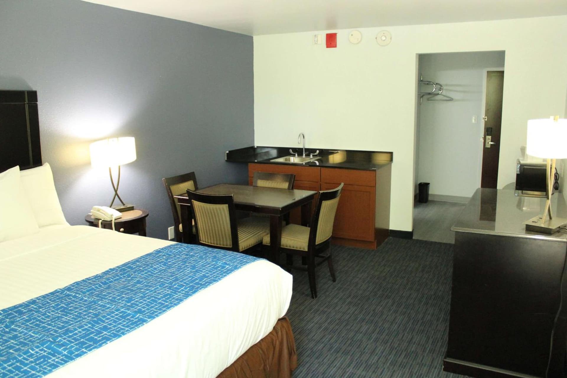 Travelodge by Wyndham Water's Edge Hotel - Racine gallery photo in Racine, WI — image 21