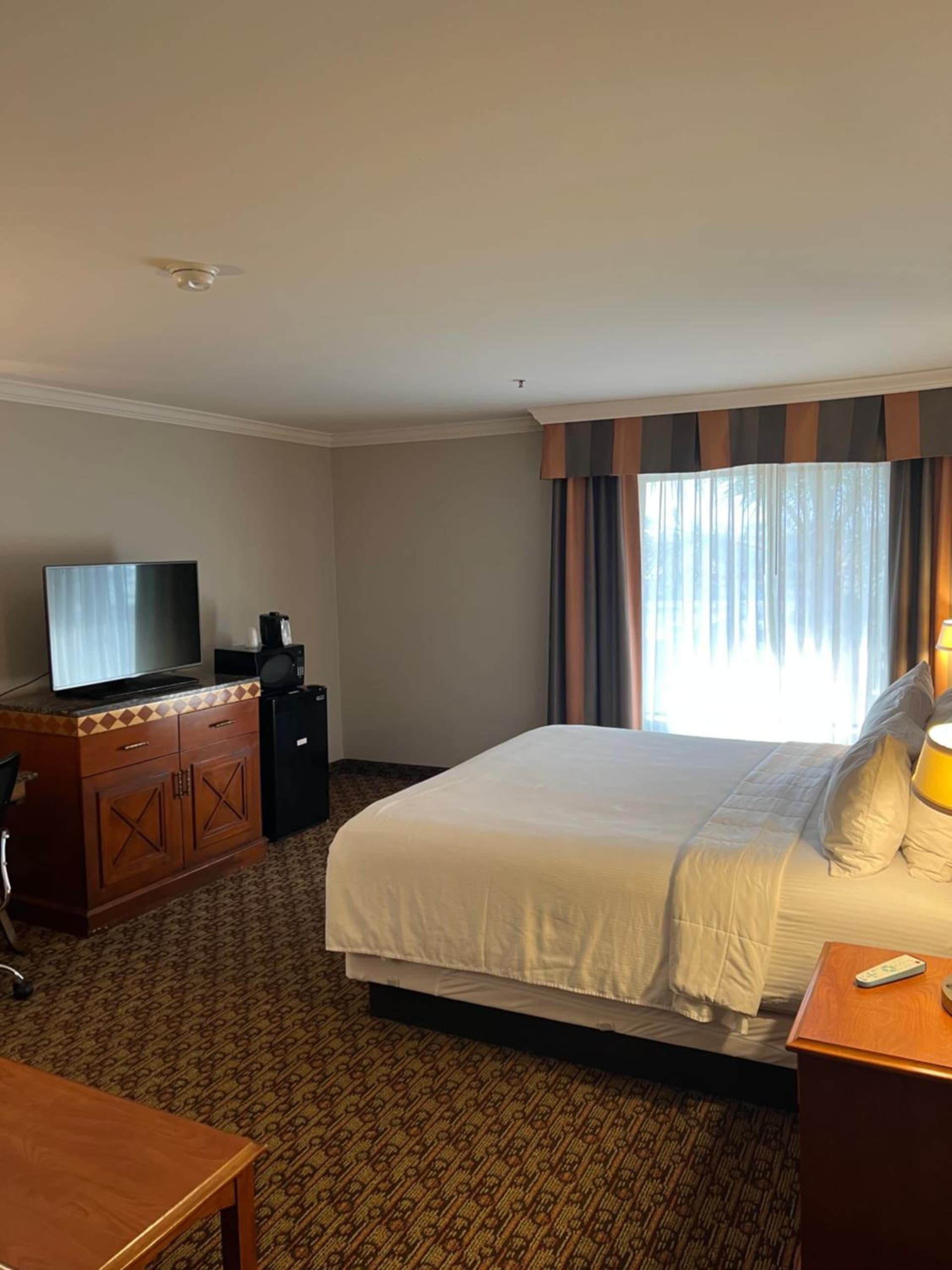 Hotel Xola interior in Moreno Valley, CA — gallery photo 2