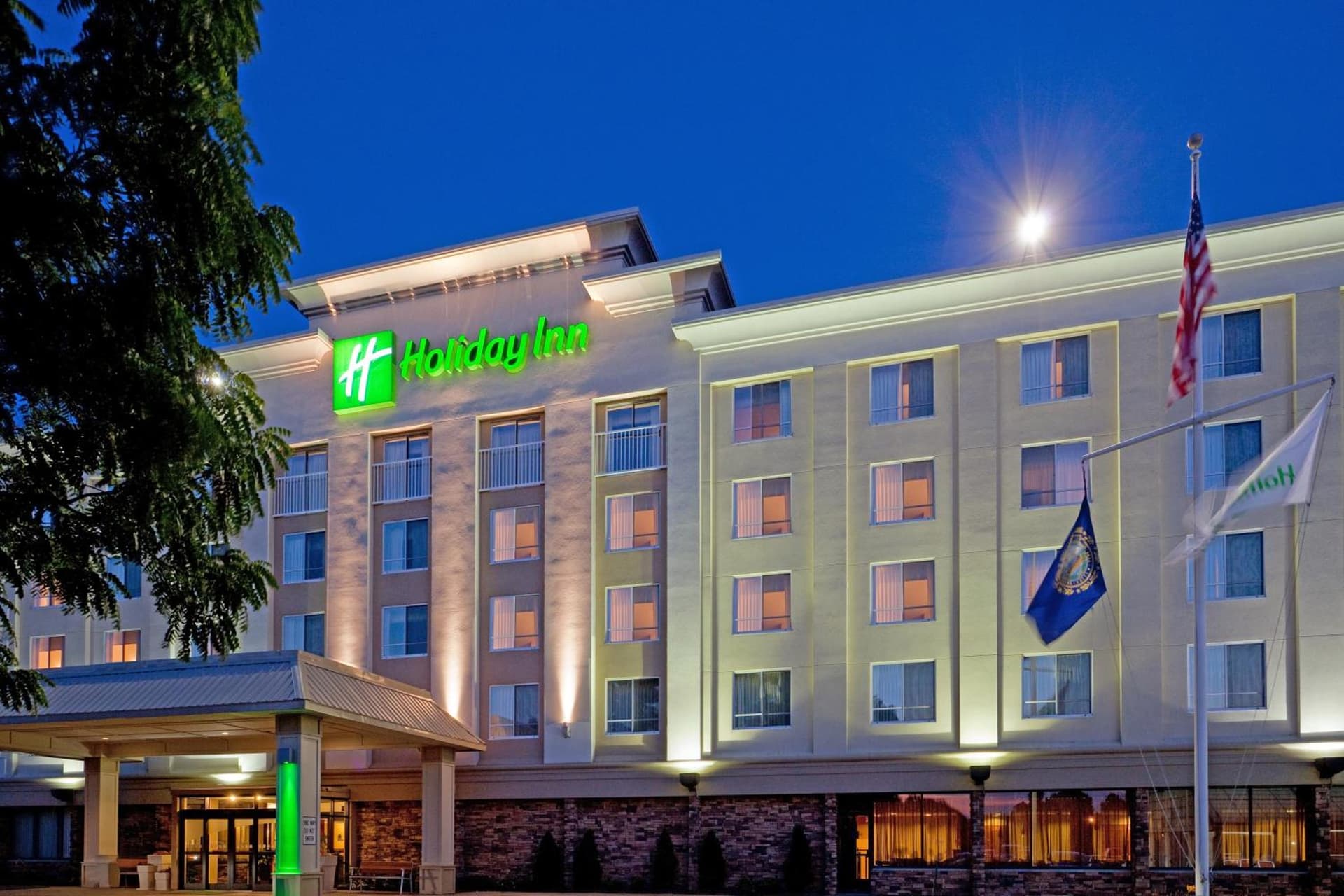Holiday Inn Portsmouth by IHG interior in Portsmouth, NH — gallery photo 2