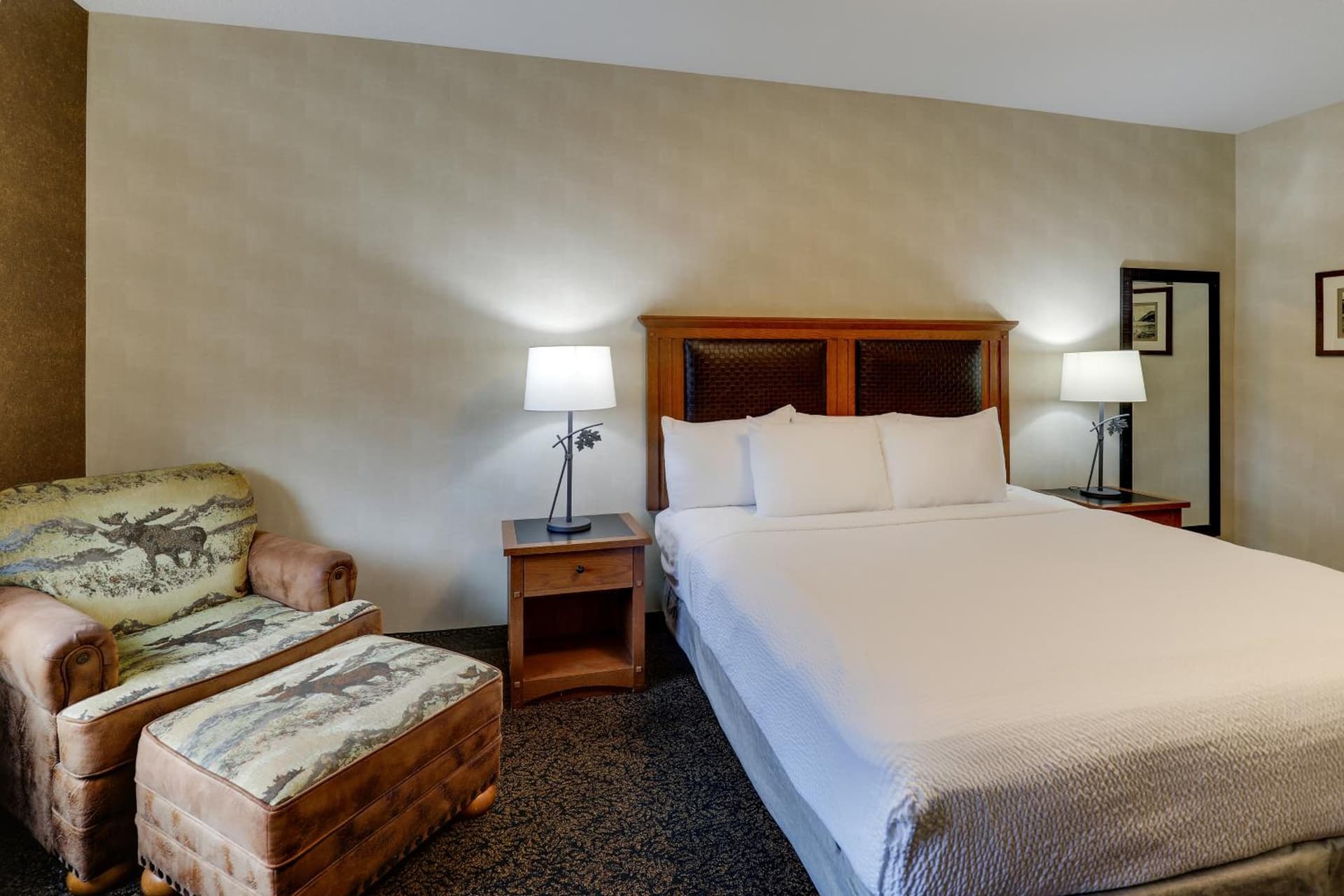 Stoney Creek Hotel Sioux City interior in Sioux City, IA — gallery photo 2
