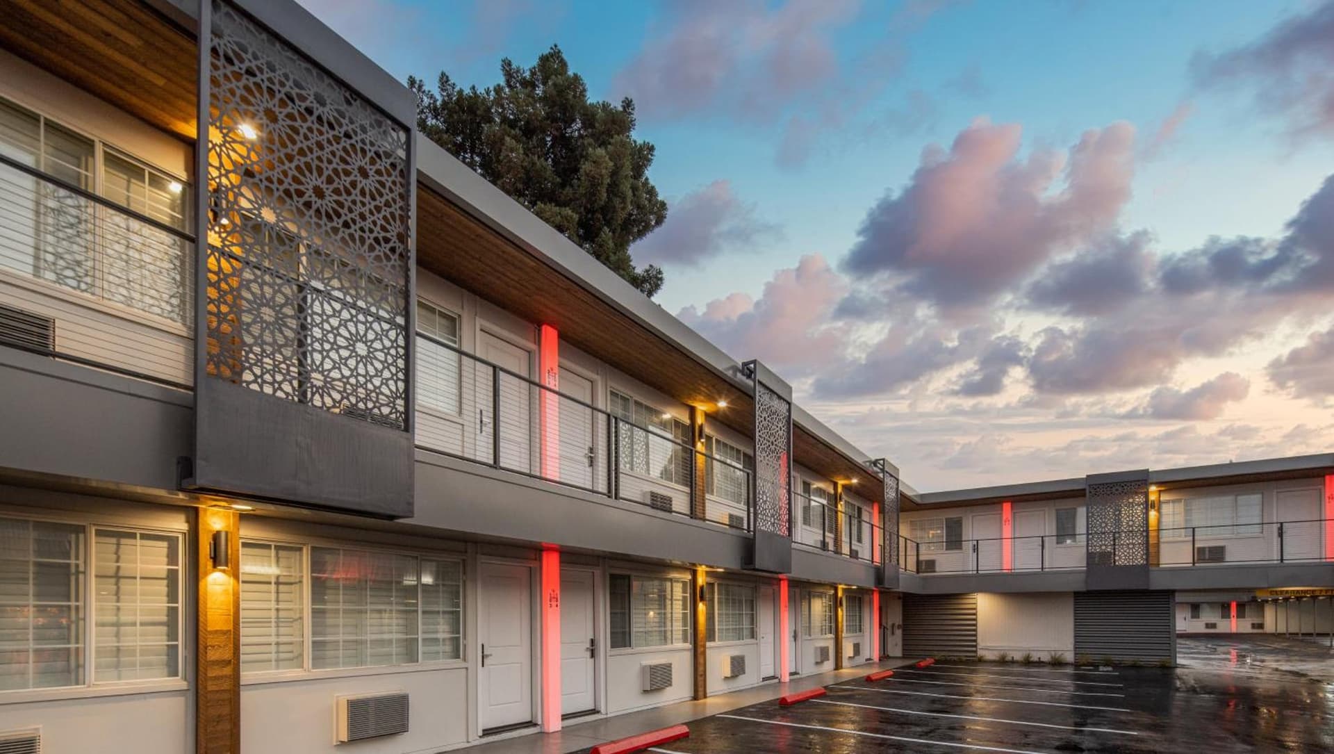 The Catrina Hotel interior in San Mateo, CA — gallery photo 2