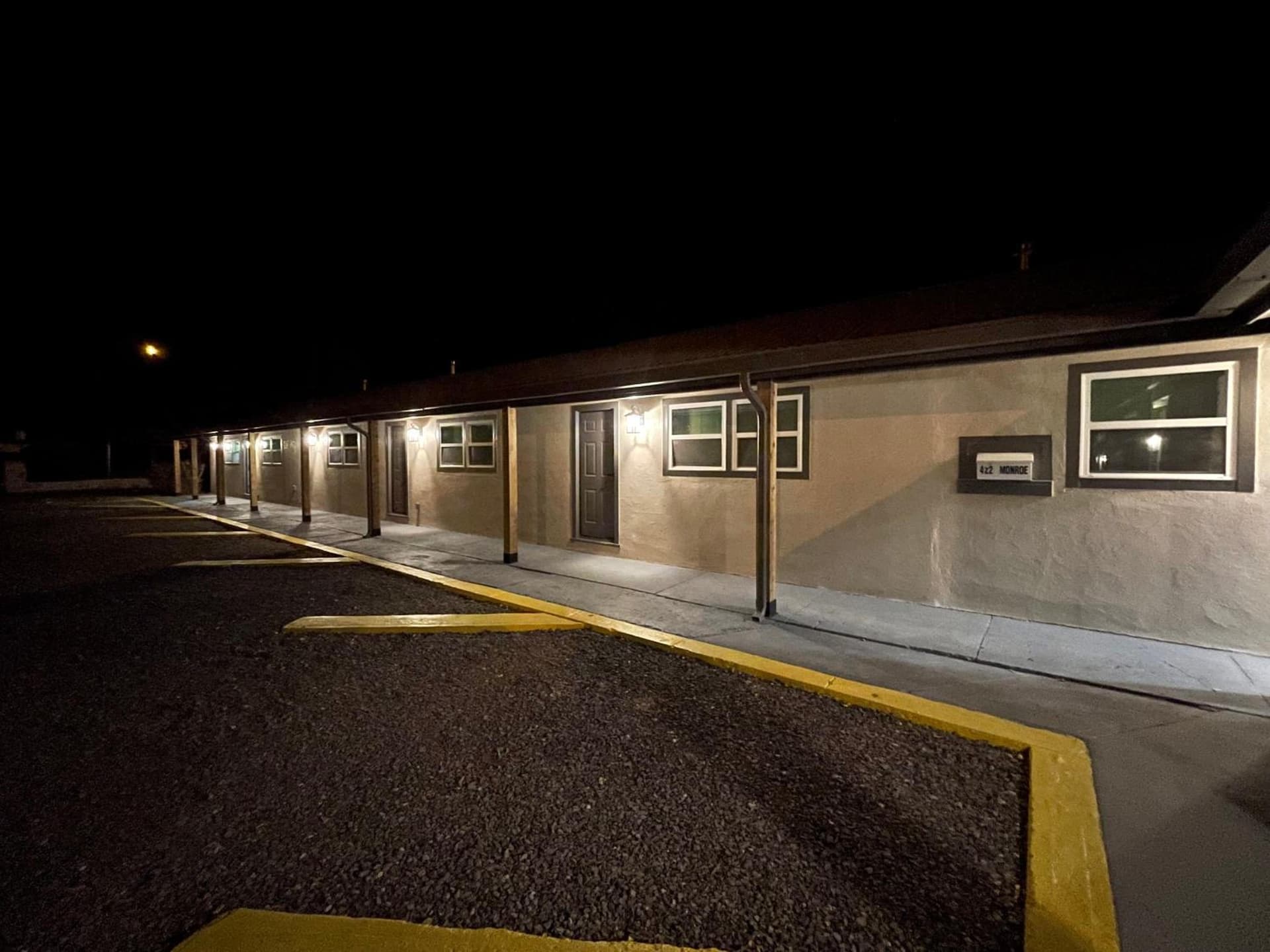 Apt 2- High Plains Lodge at Nomad Landing — hotel in Clayton, New Mexico