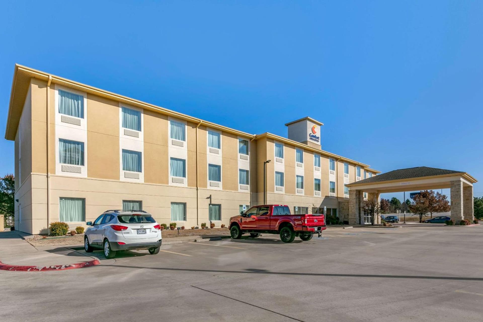 Comfort Inn & Suites Van Buren - Fort Smith interior in Van Buren, AR — gallery photo 2