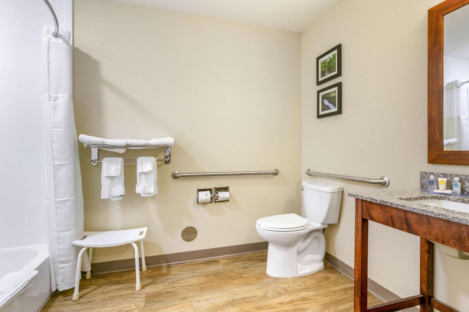 Comfort Inn & Suites Van Buren - Fort Smith gallery photo in Van Buren, AR — image 10