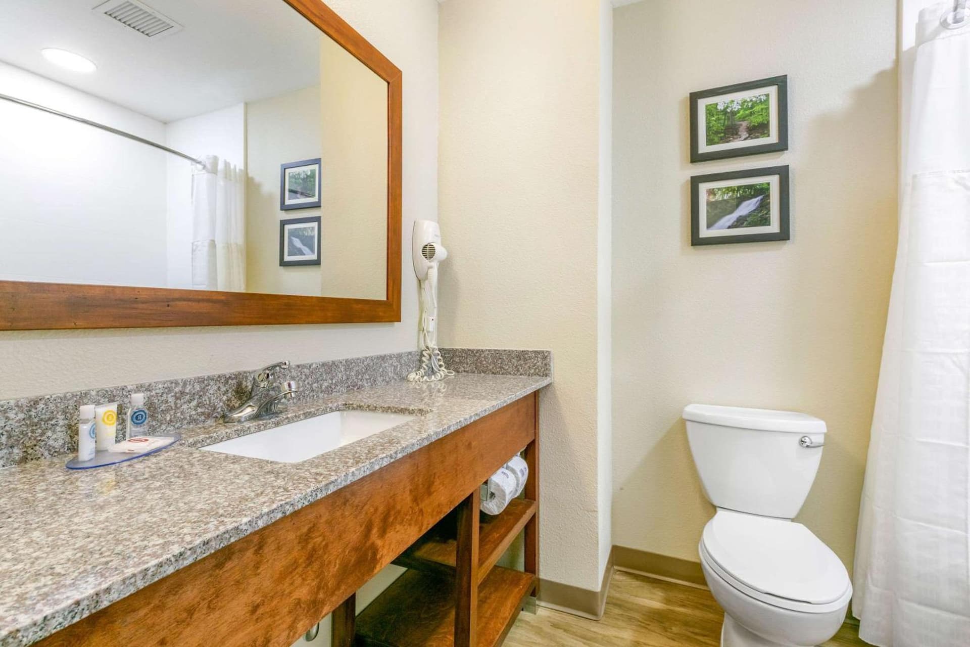 Comfort Inn & Suites Van Buren - Fort Smith gallery photo in Van Buren, AR — image 17