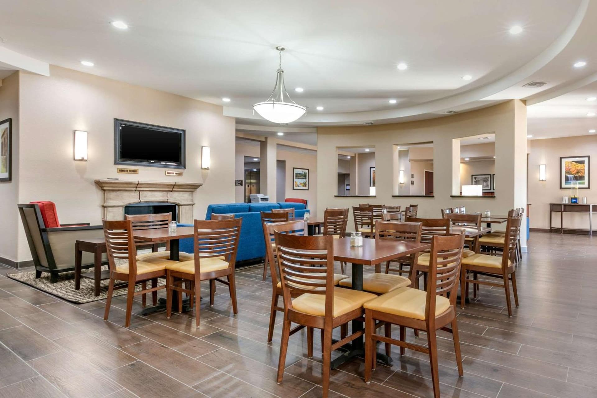 Comfort Inn & Suites Van Buren - Fort Smith property views in Van Buren, AR — gallery photo 3
