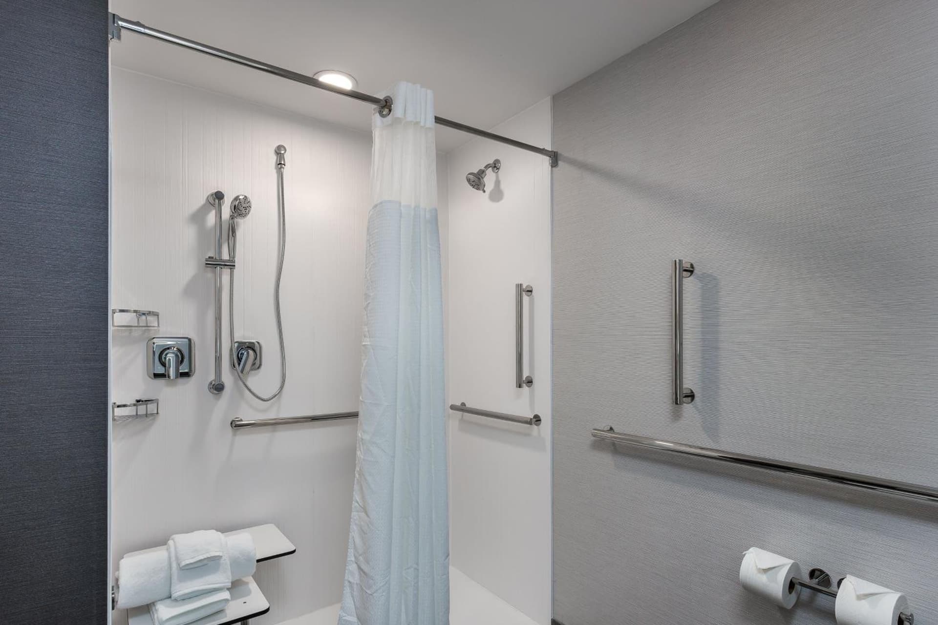 Courtyard by Marriott Pensacola I-10 West interior in Pensacola, FL — gallery photo 2