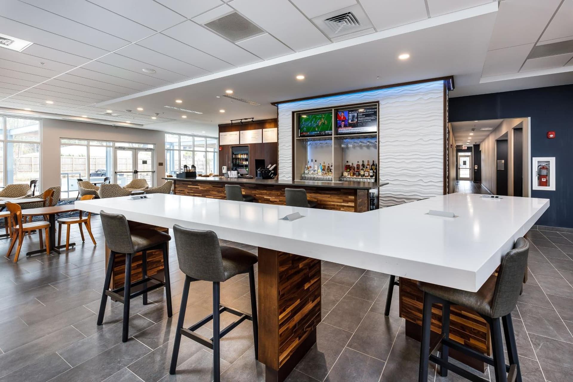 Courtyard by Marriott Pensacola I-10 West property views in Pensacola, FL — gallery photo 3