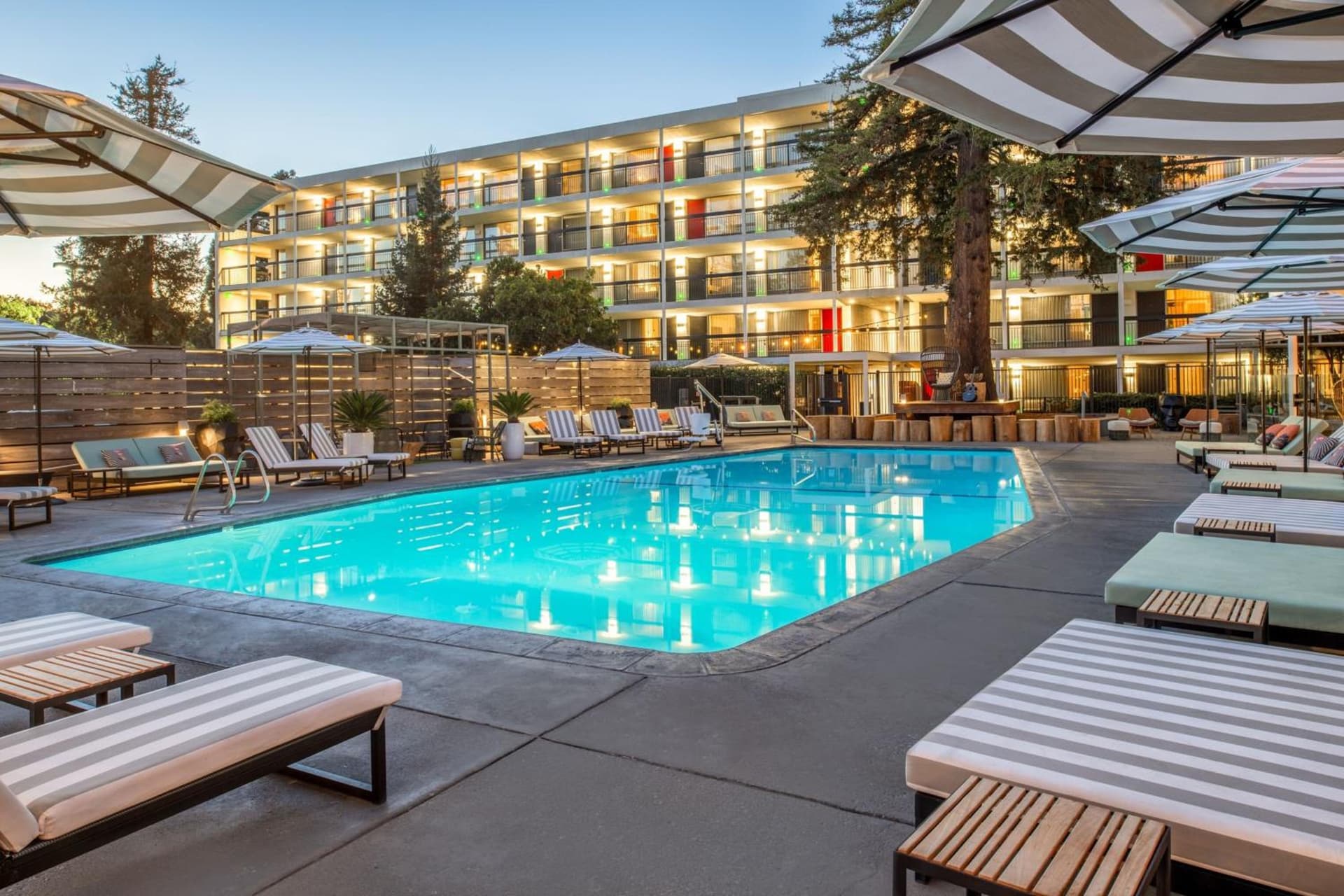 Hotel Paradox, Autograph Collection interior in Santa Cruz, CA — gallery photo 2