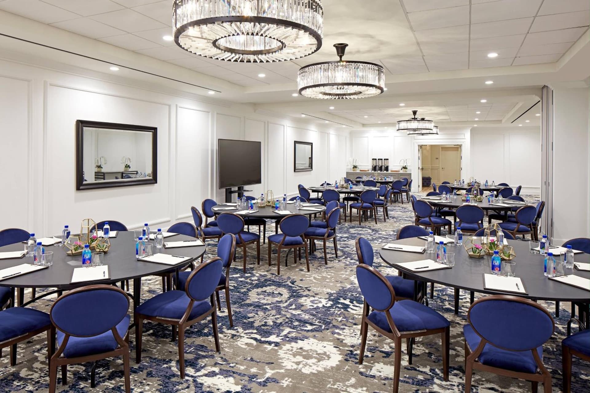 Vespera Resort on Pismo Beach, Autograph Collection interior in Pismo Beach, CA — gallery photo 2