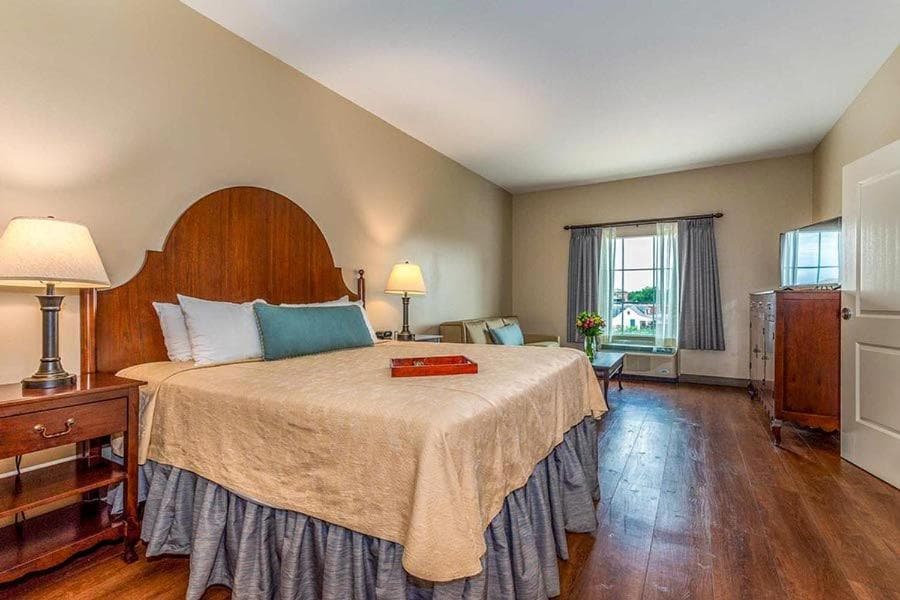 Chateau Saint Denis Hotel property views in Natchitoches, LA — gallery photo 3
