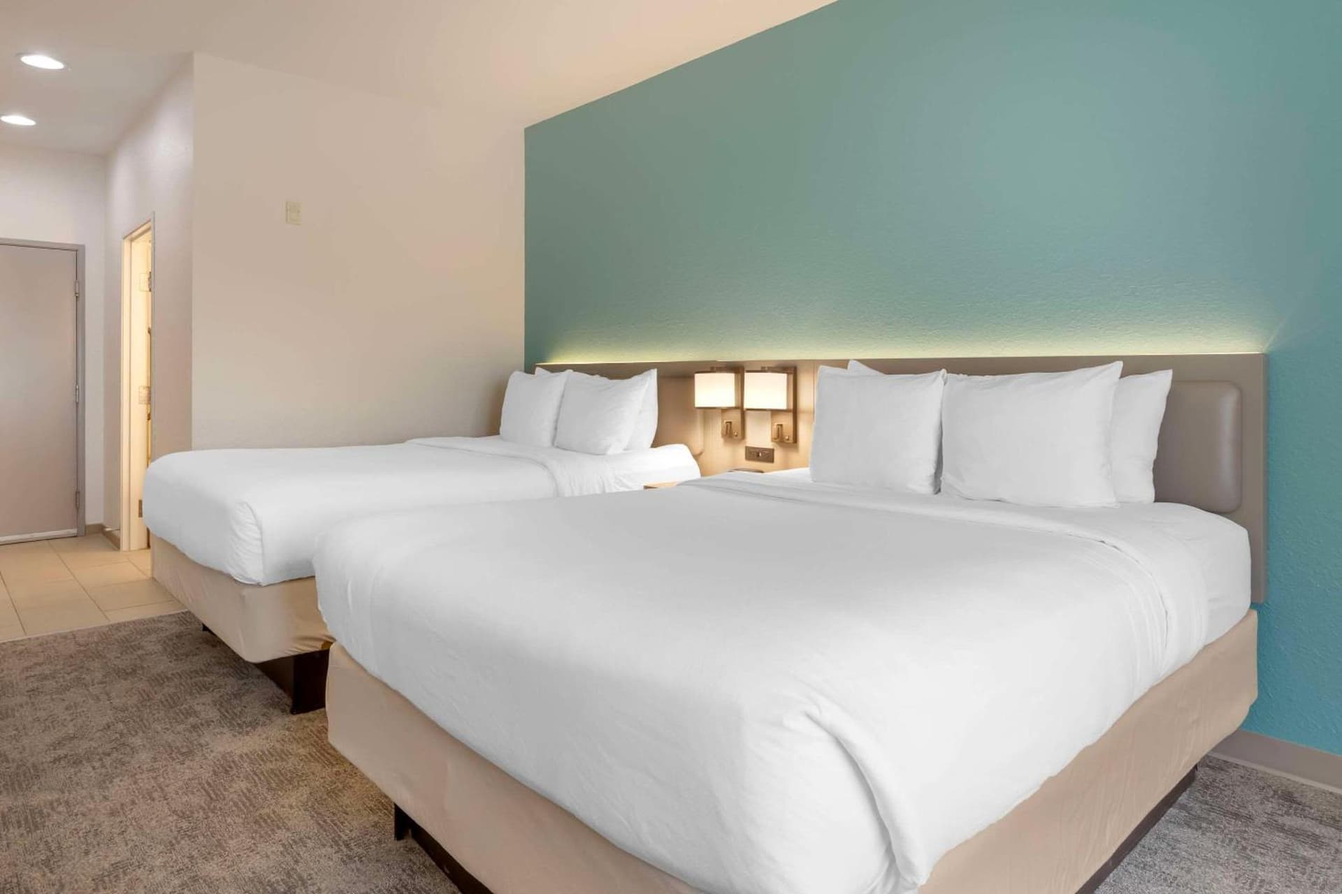 Comfort Inn & Suites Davenport - Quad Cities property views in Davenport, IA — gallery photo 3