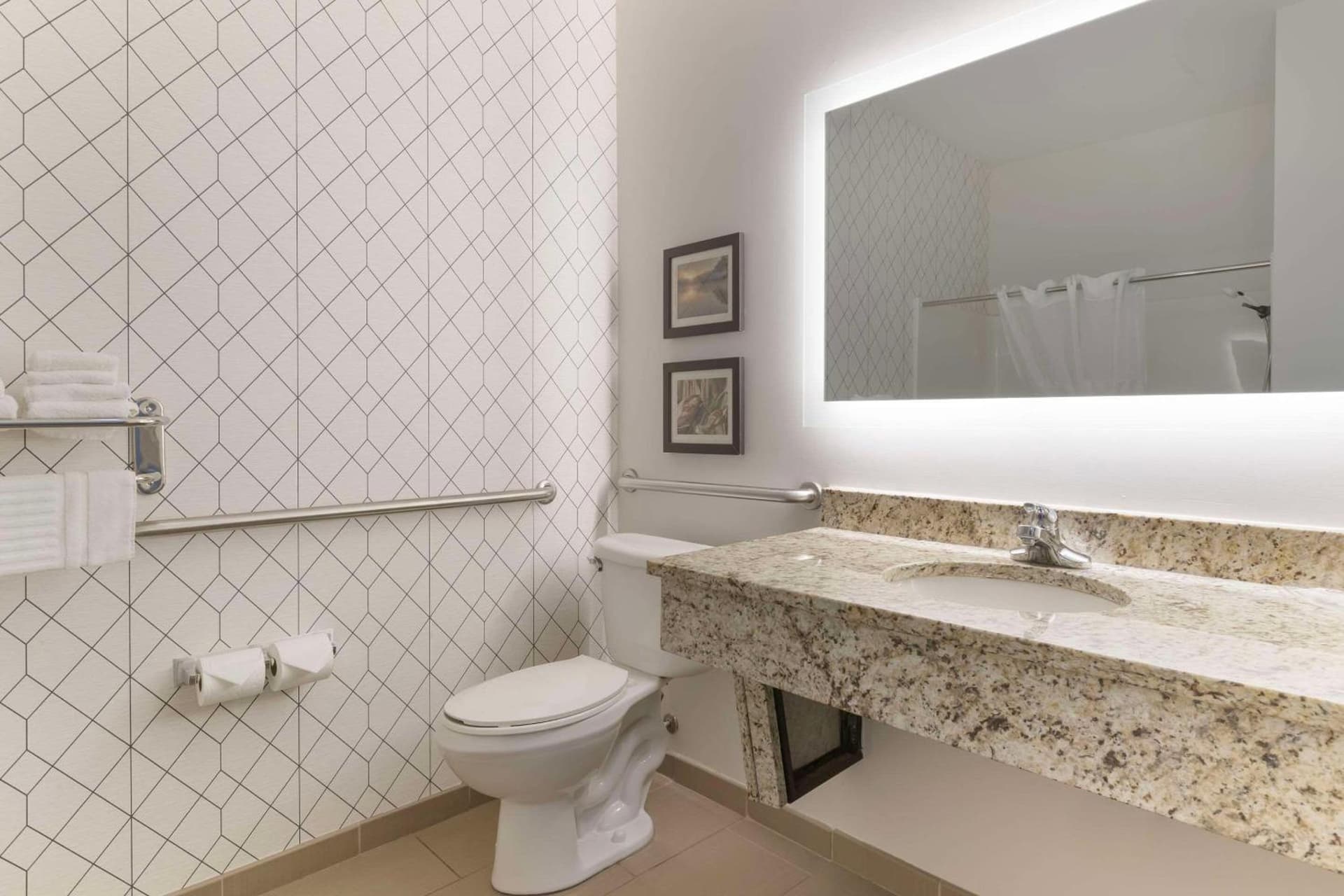 Comfort Inn & Suites Davenport - Quad Cities gallery photo in Davenport, IA — image 23