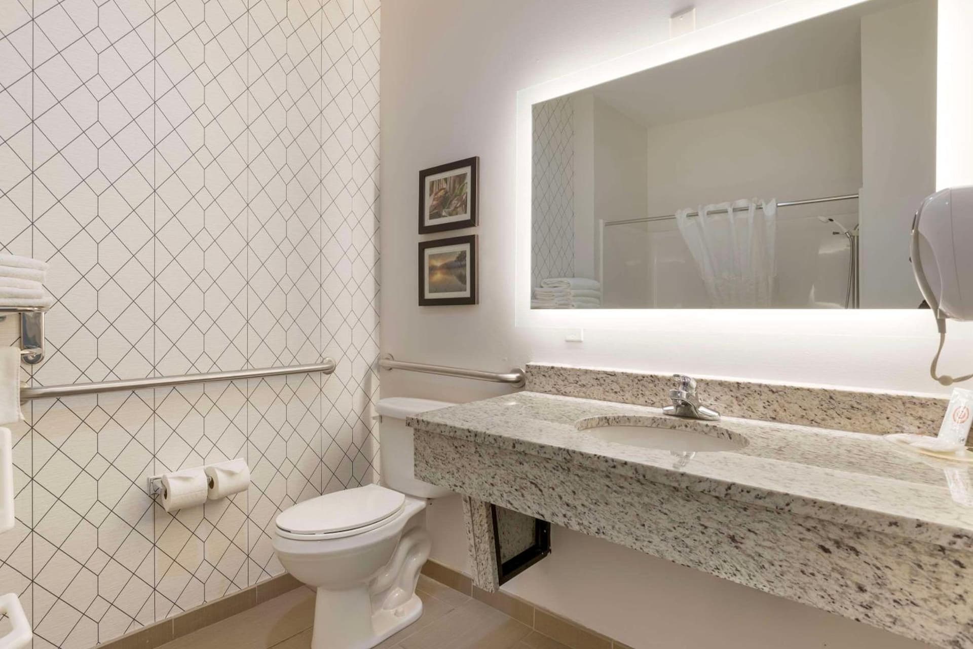 Comfort Inn & Suites Davenport - Quad Cities gallery photo in Davenport, IA — image 33