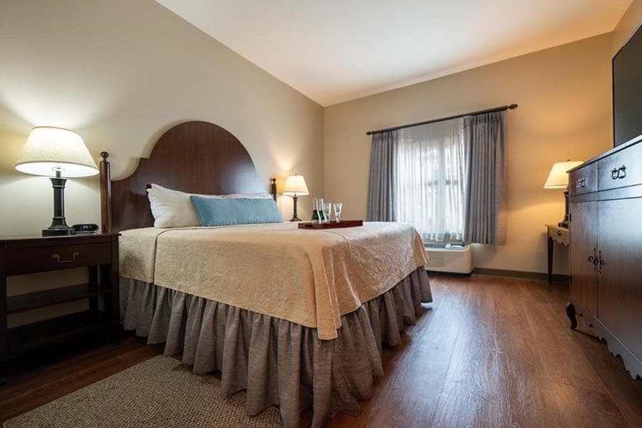 Chateau Saint Denis Hotel interior in Natchitoches, LA — gallery photo 2